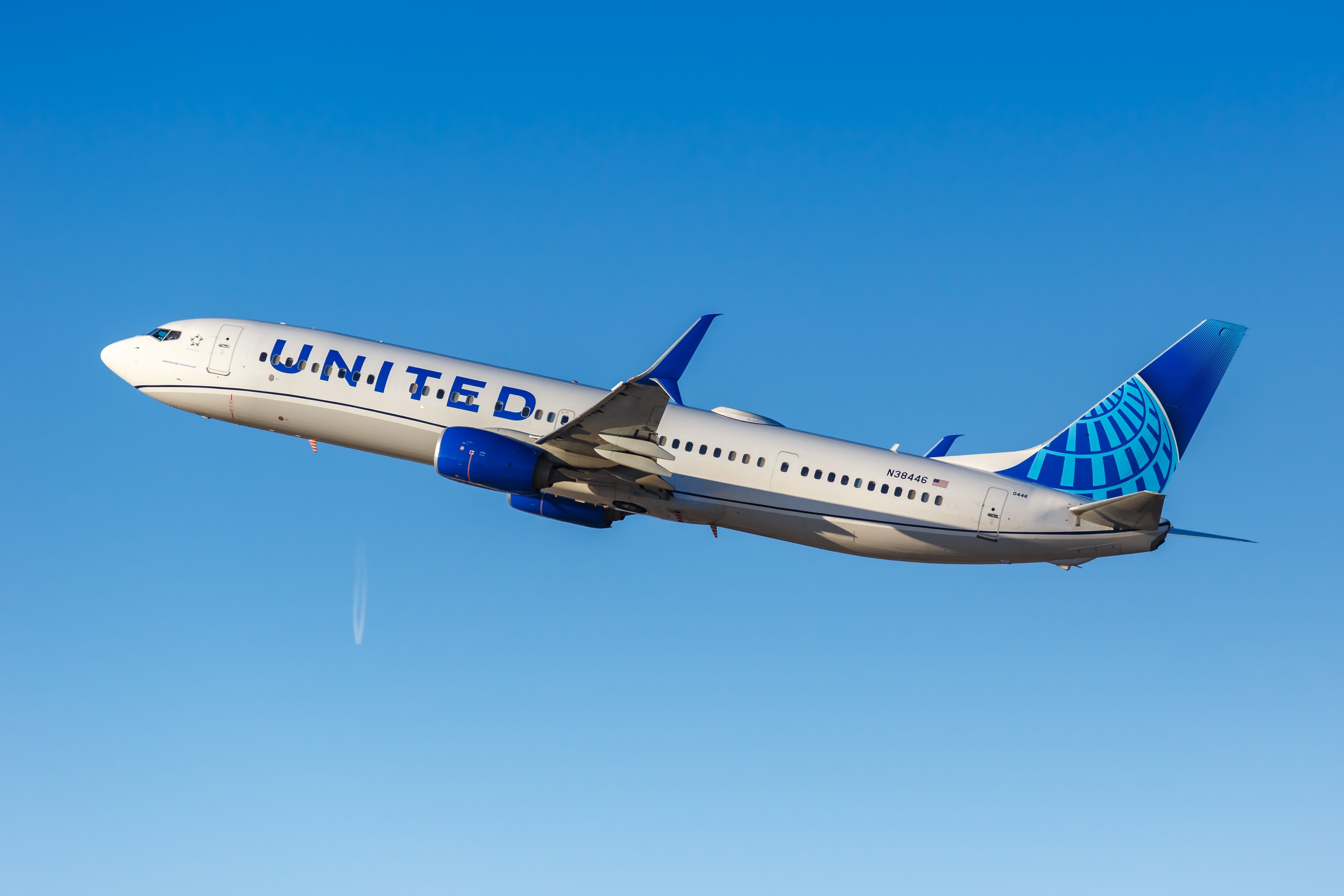 United Airlines 737-900