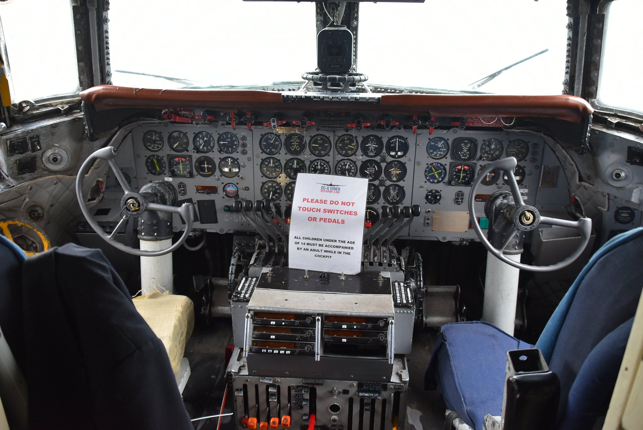 DC-6 cockpit
