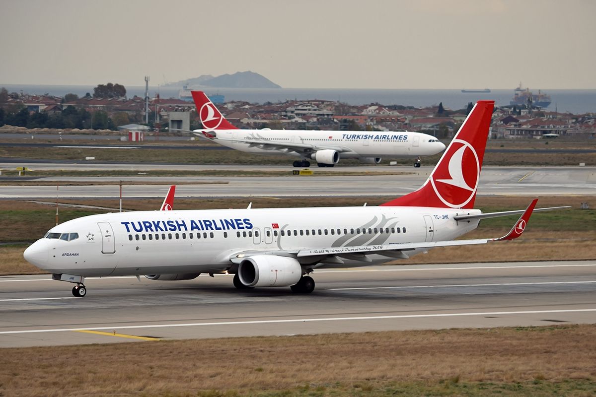 Turkish Airli9nes Boeing 737-800