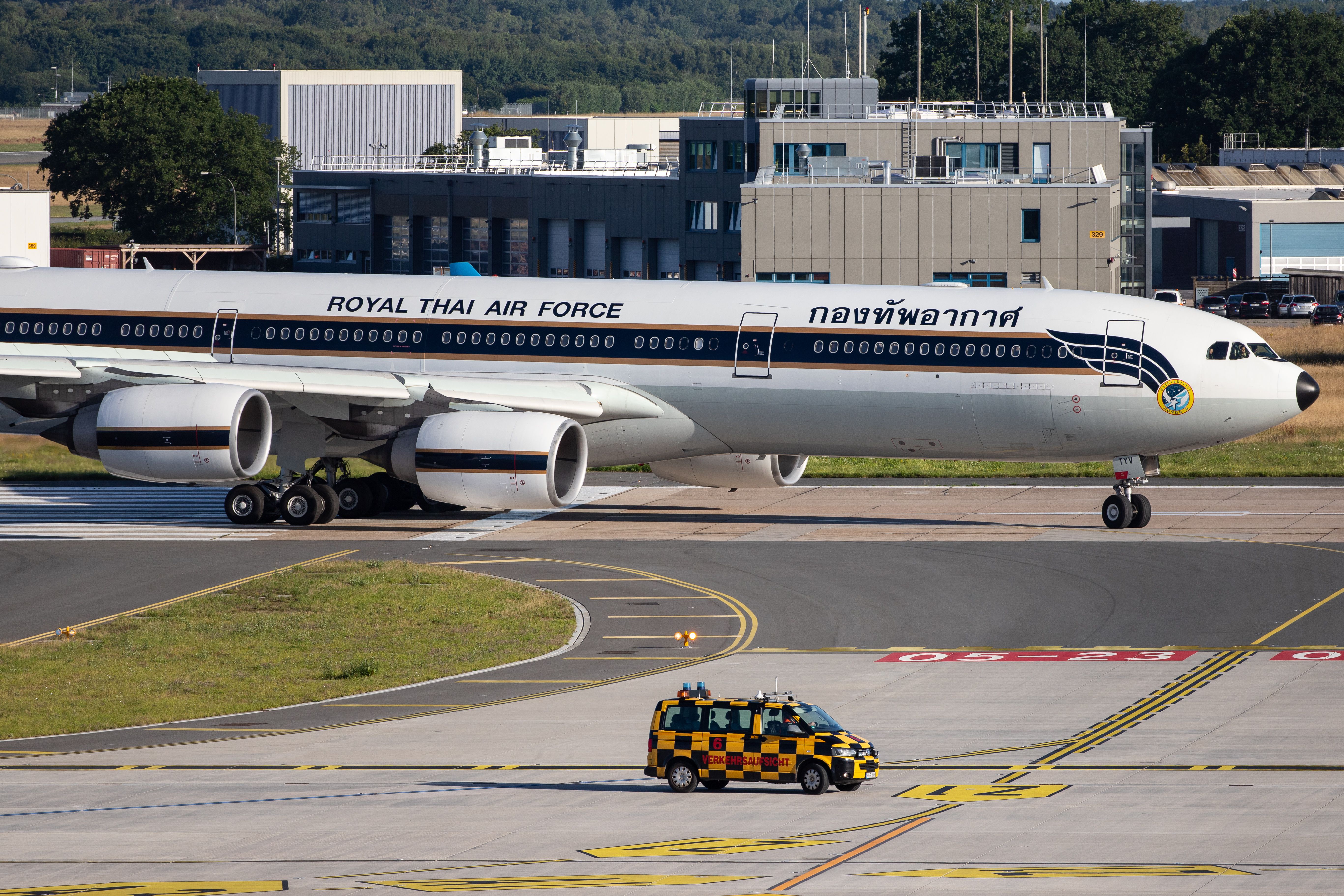 Hamburg Airport: Royal Thai Air Force | Airbus A340-541 A345 | HS-TYV | MSN 0698