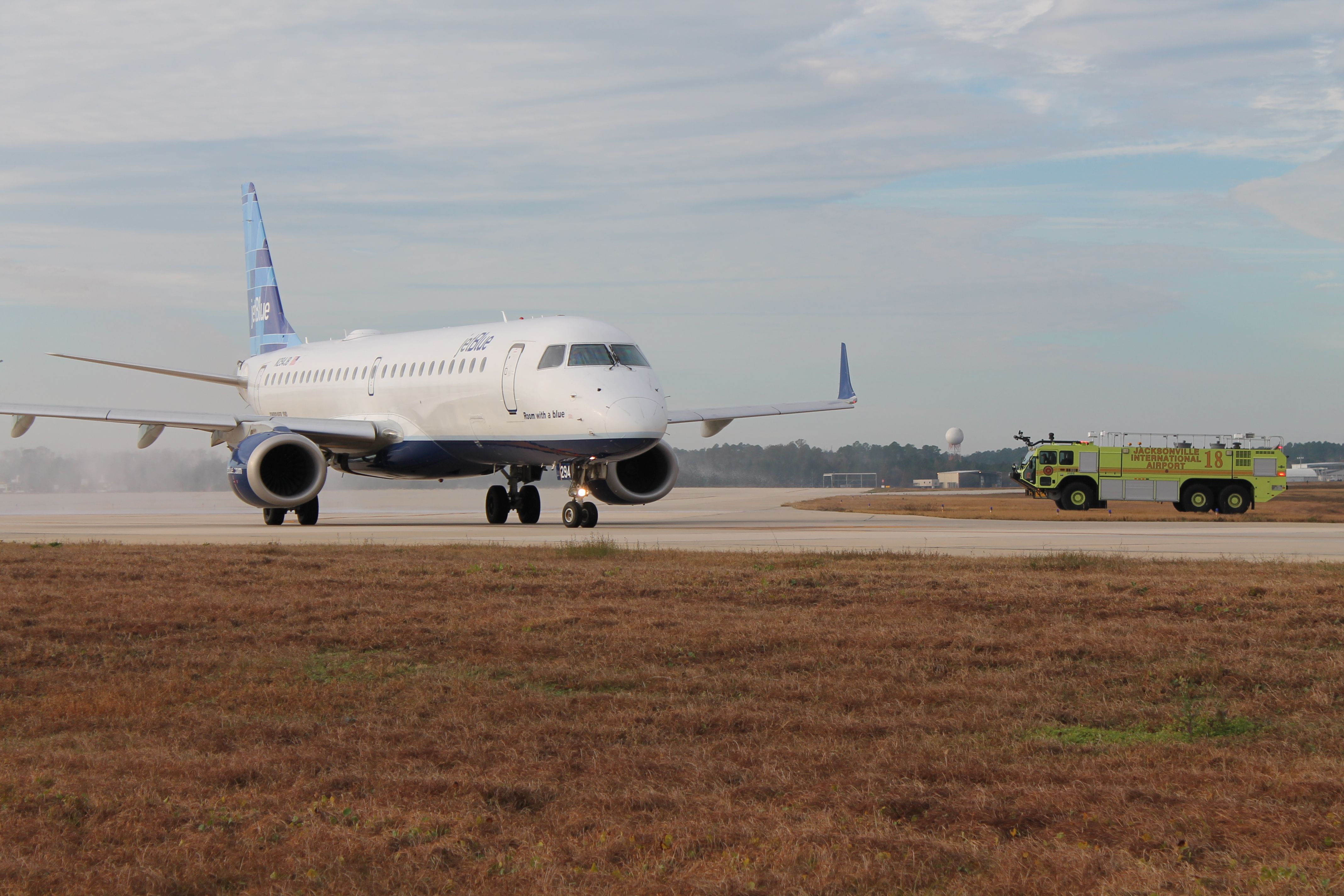 Jetblue flight arriving at Jacksonville International Airport PC JAX