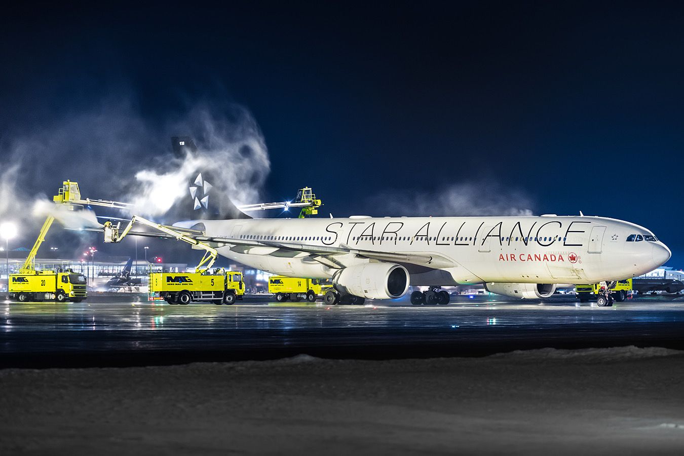 Air Canada (Star Alliance Livery) Airbus A330-343 C-GHLM