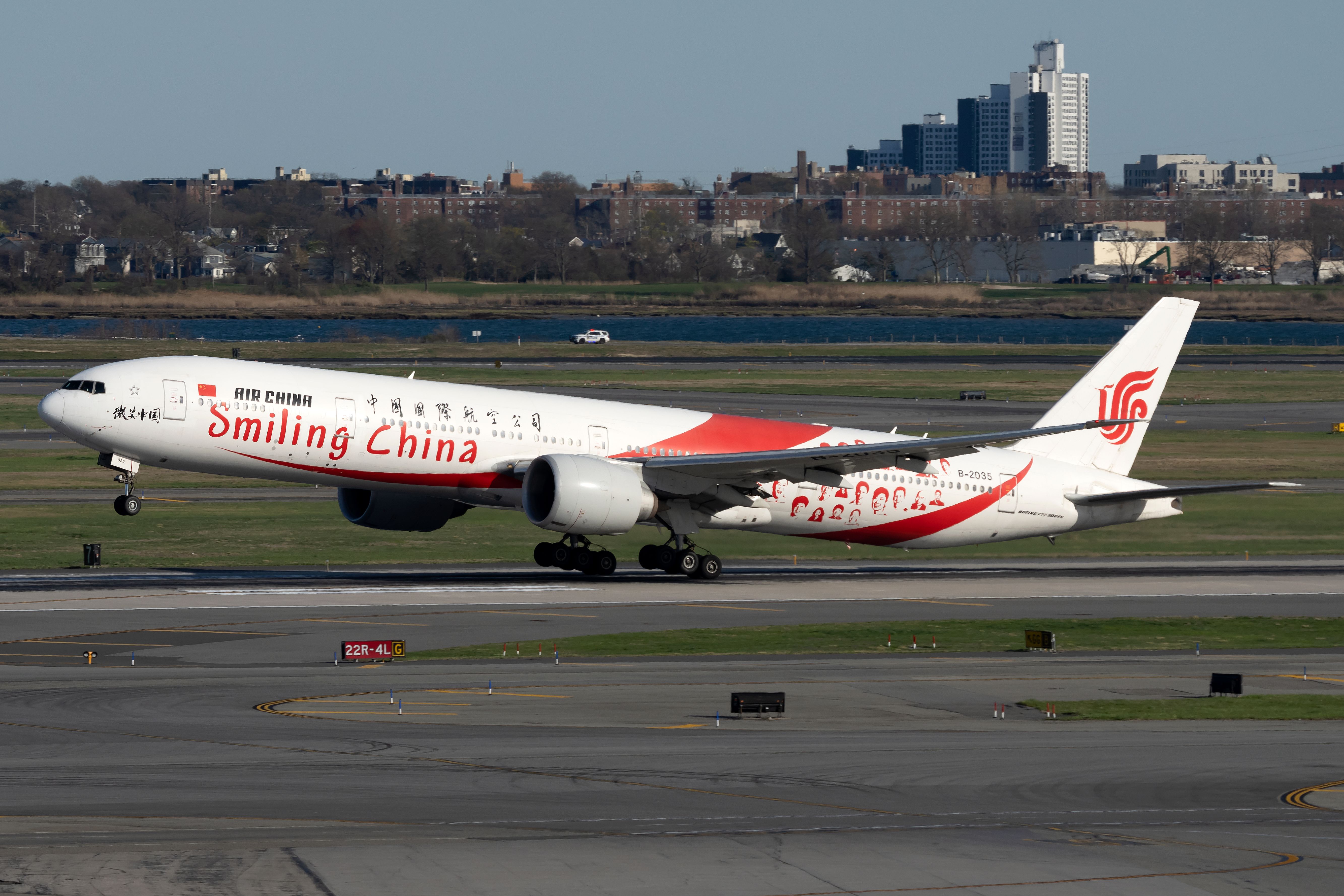 Air China (Smiling China Livery) Boeing 777-39L(ER) B-2035 (2)