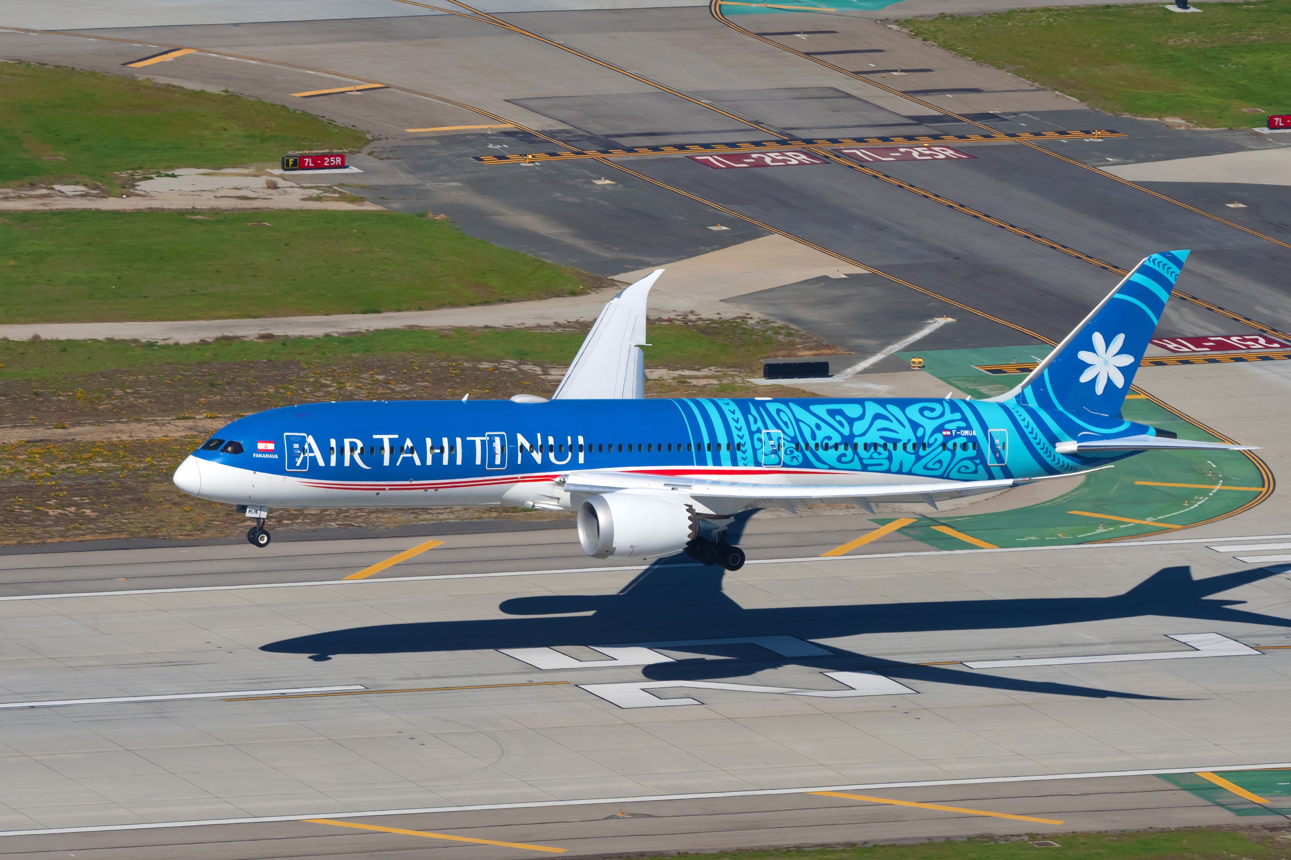 Air Tahiti Nui Boeing 787-9 Dreamliner (2)