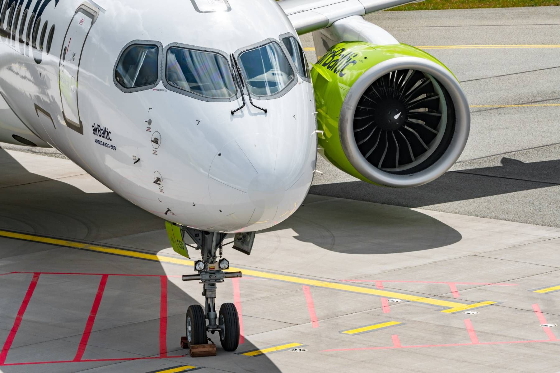 airbaltic airbus a220-300