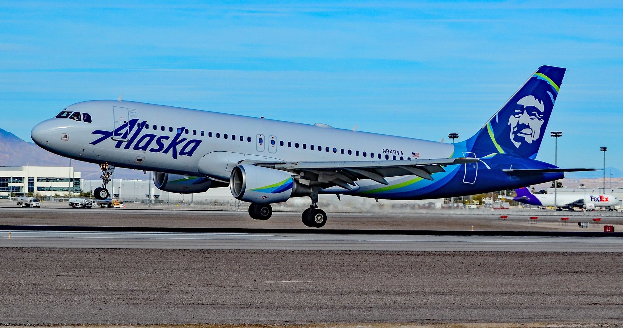 Alaska Airlines A320 N849VA landing