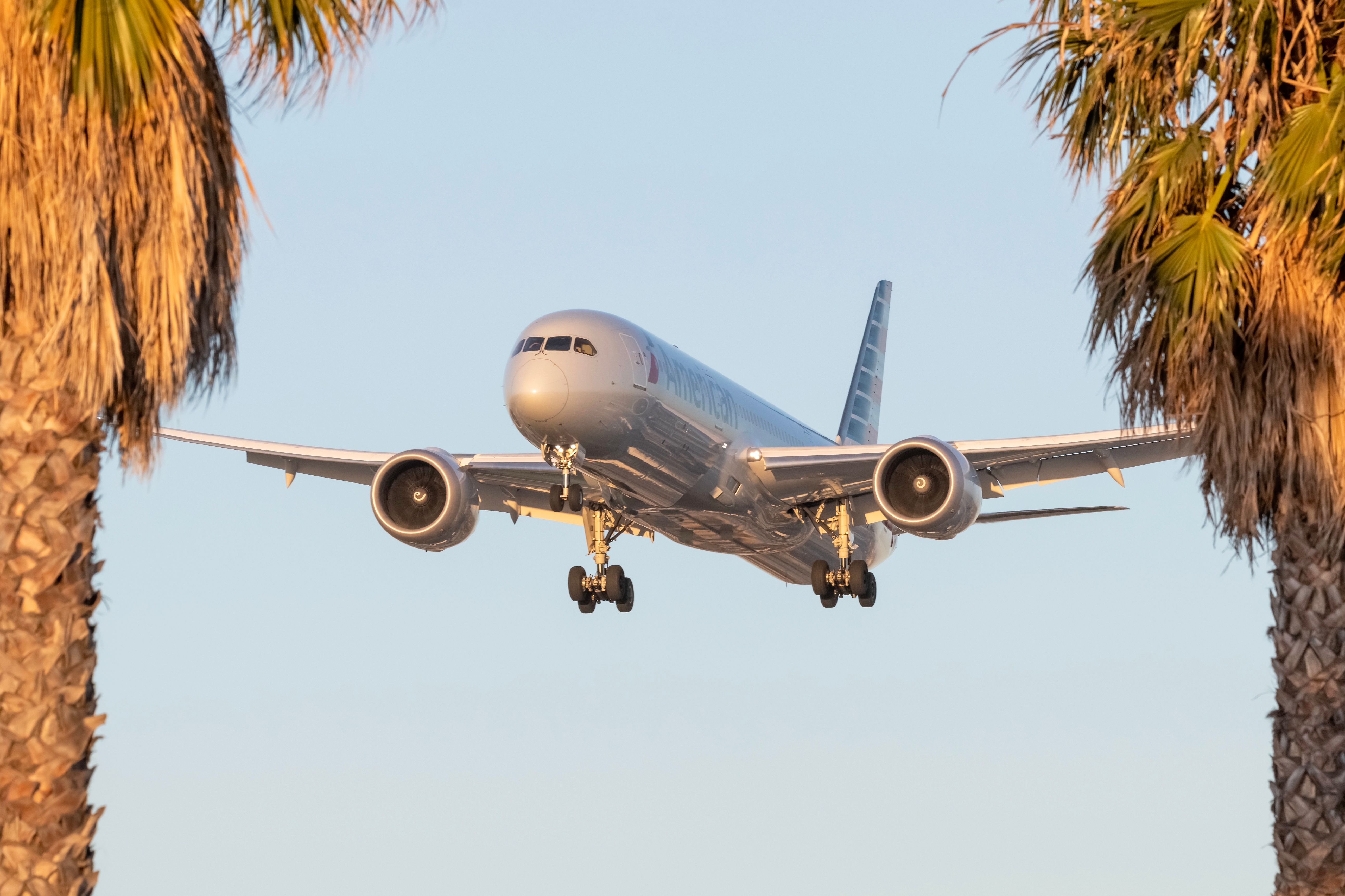 American Airlines Boeing 787-9 on arrival at Los Angeles International Airport