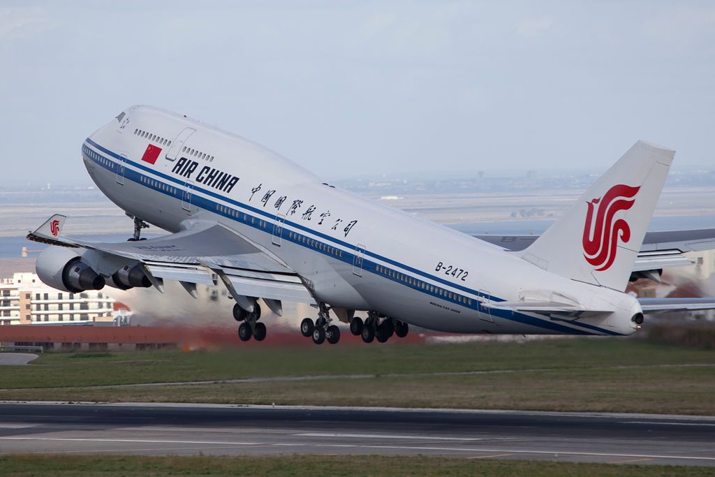 Air China Boeing 747-400 B-2472