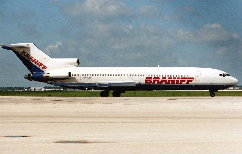 Braniff Boeing 727