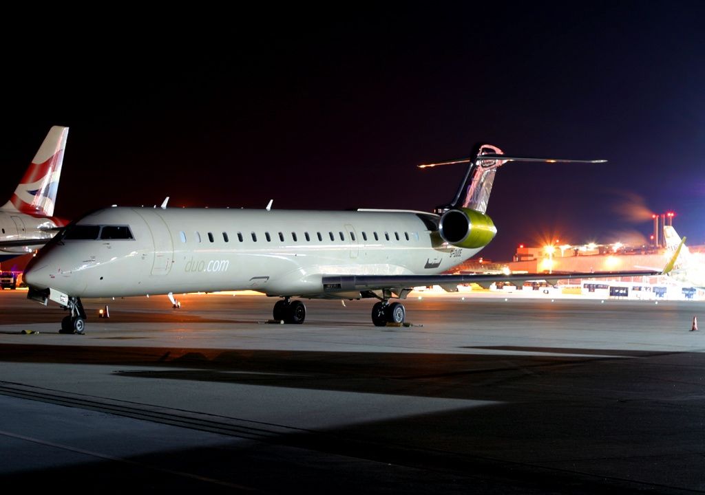 Canadair_CL-600-2C10_Regional_Jet_CRJ-701ER,_Duo_Airways_AN0445458