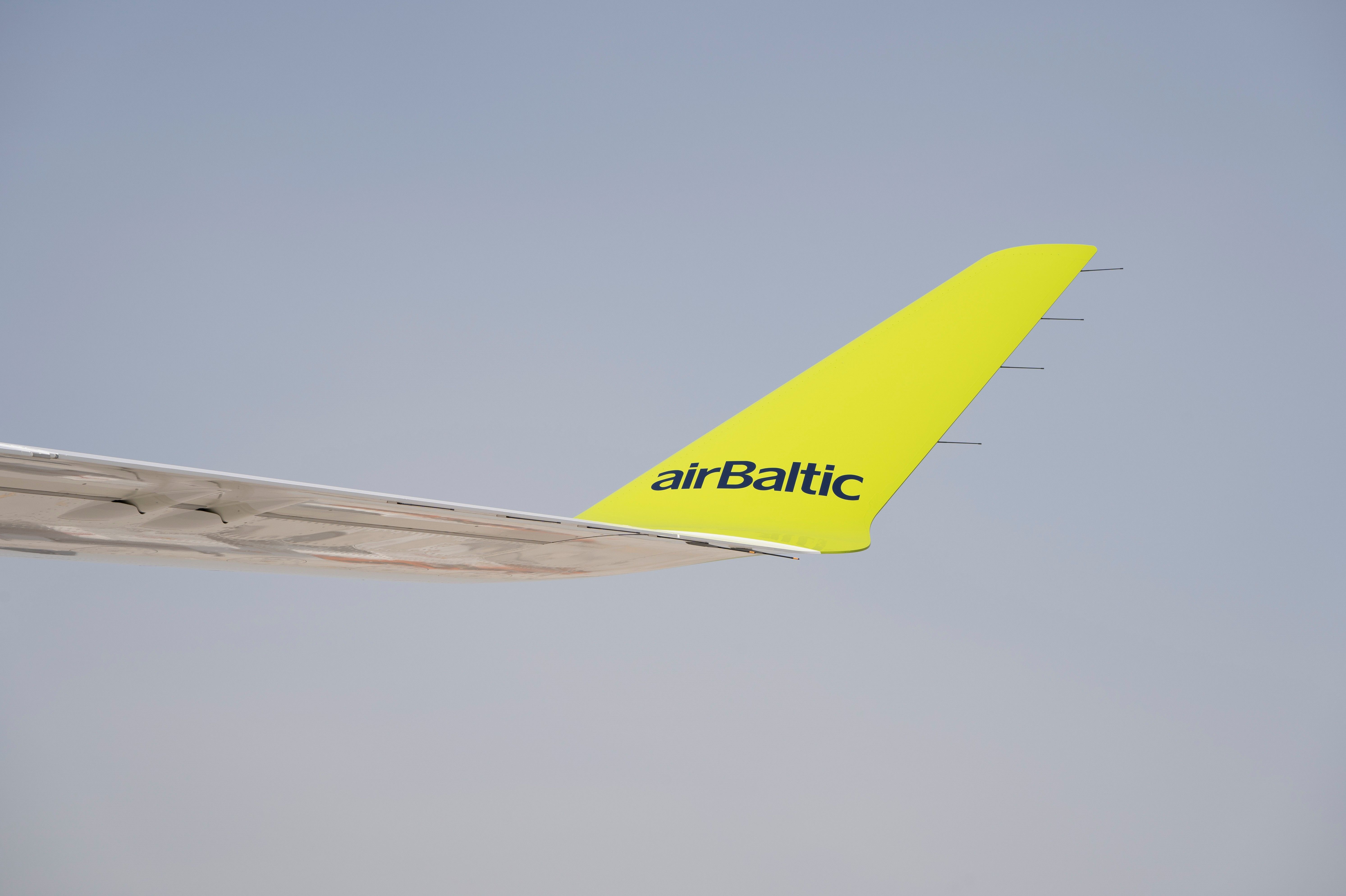 Airbus A220-300 airBaltic Wingtip