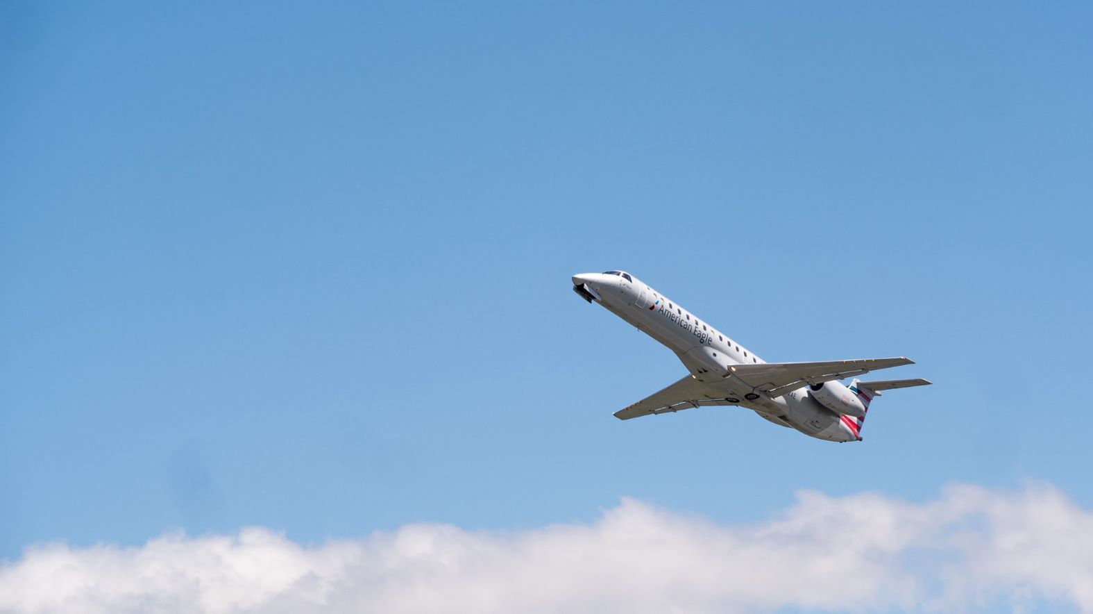 American Airlines To Cut Flights From Columbus Airport