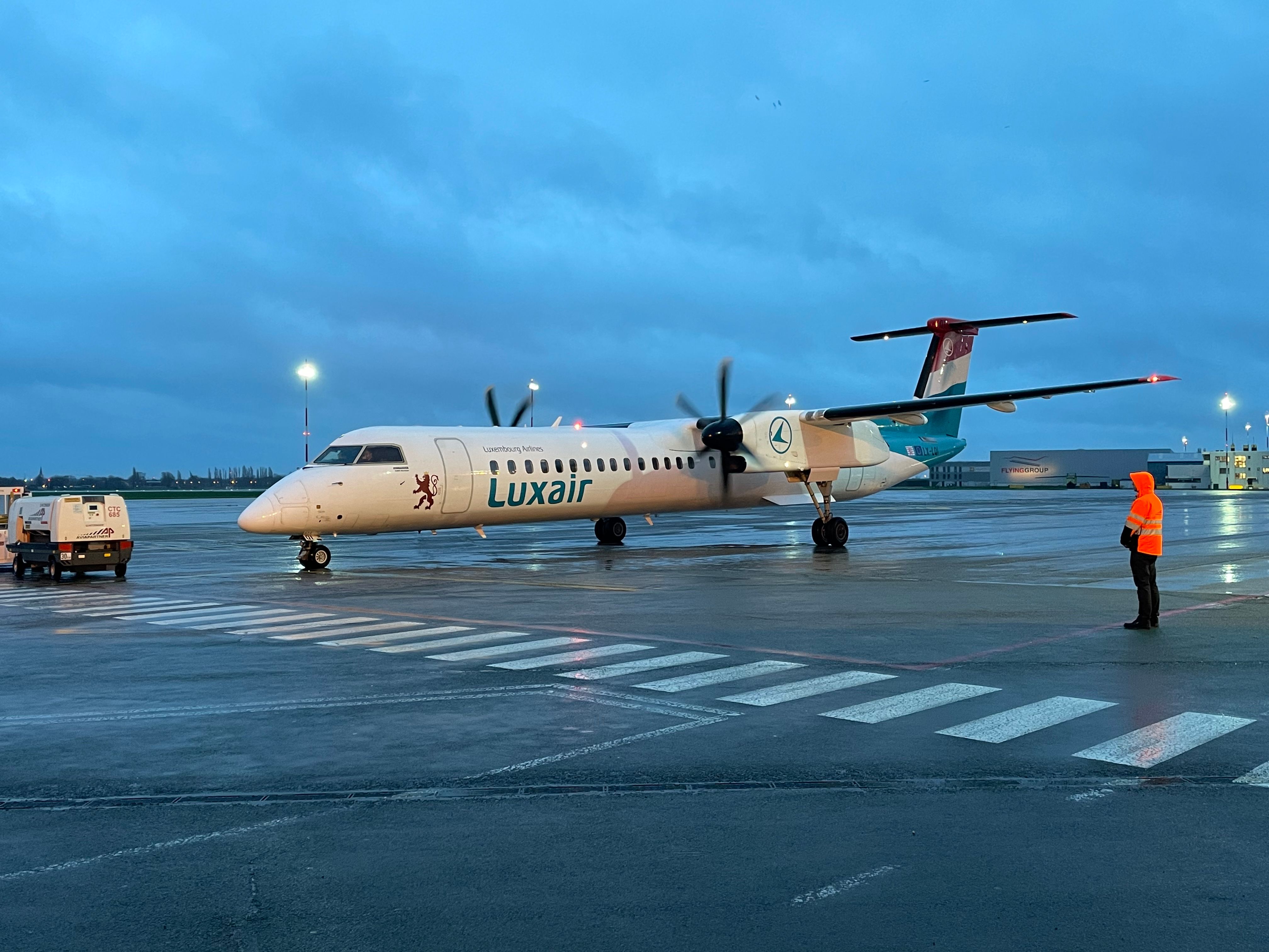 luxair dash 8 on apron