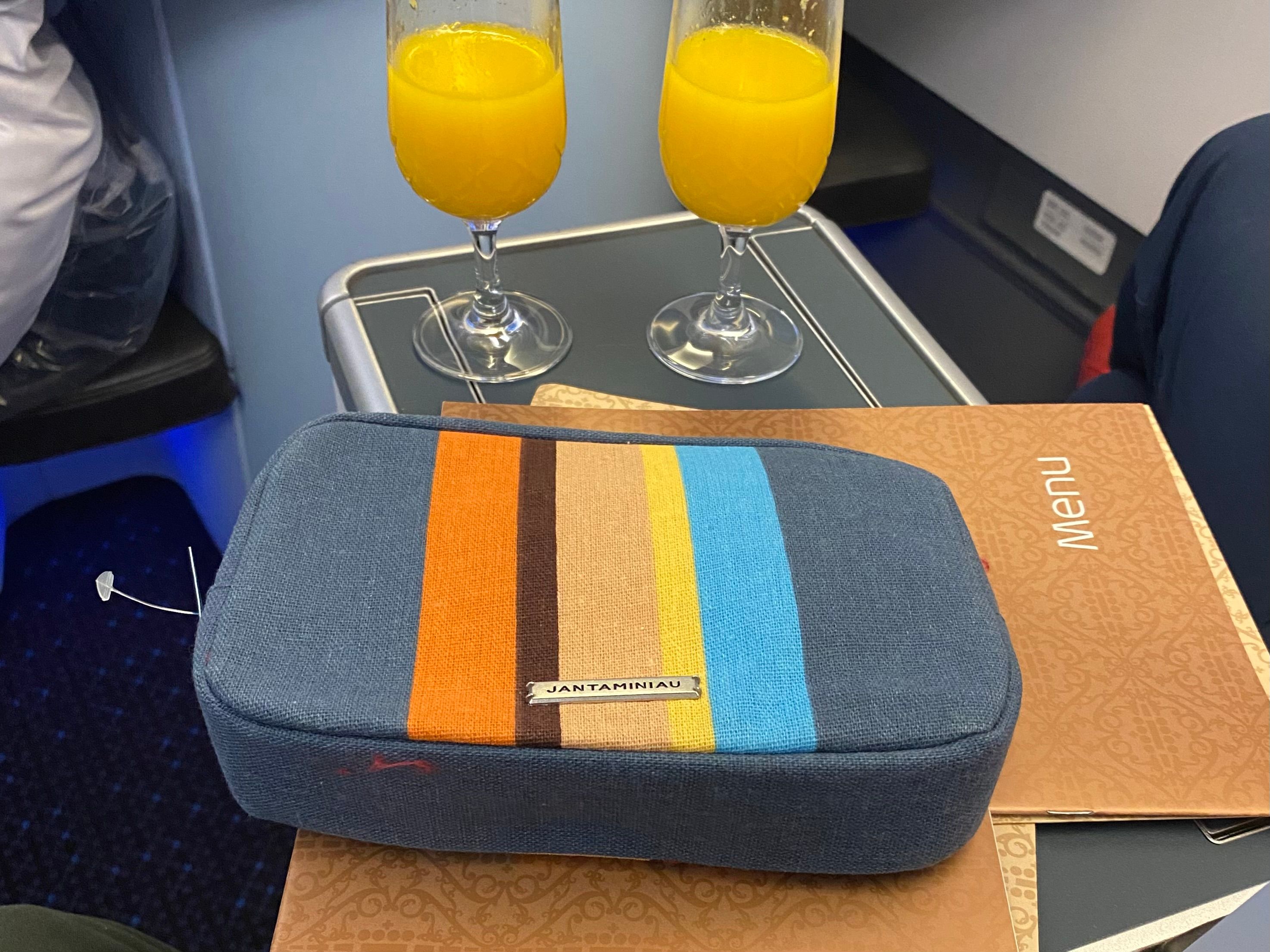 Amenity kit KLM World Business Cabin - Airbus A330-200