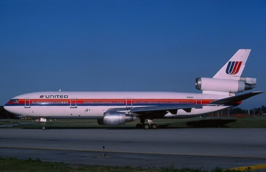 United Airlines DC10
