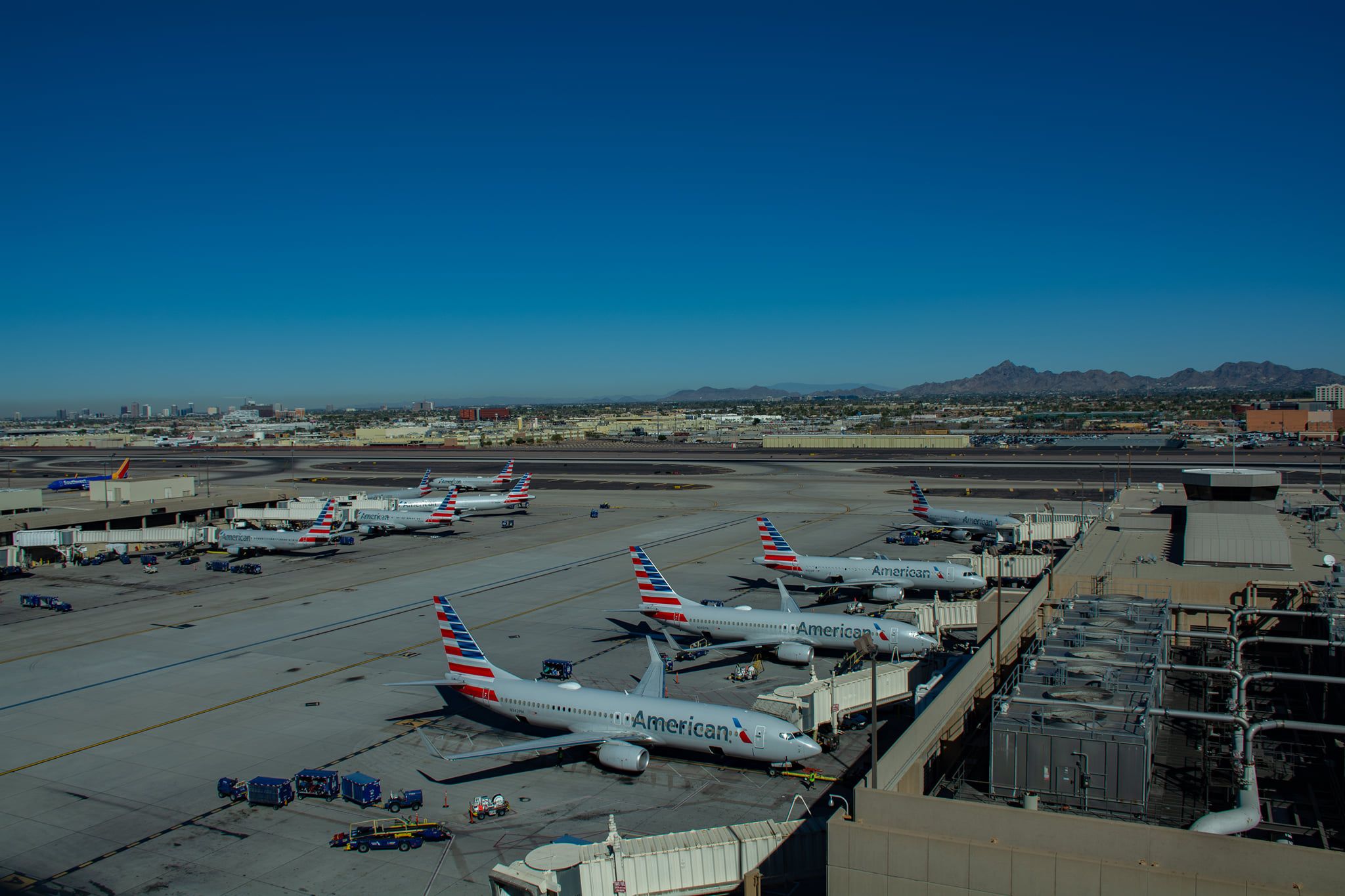 Phoenix Sky Harbor International Airport with American Airlines Aircraft