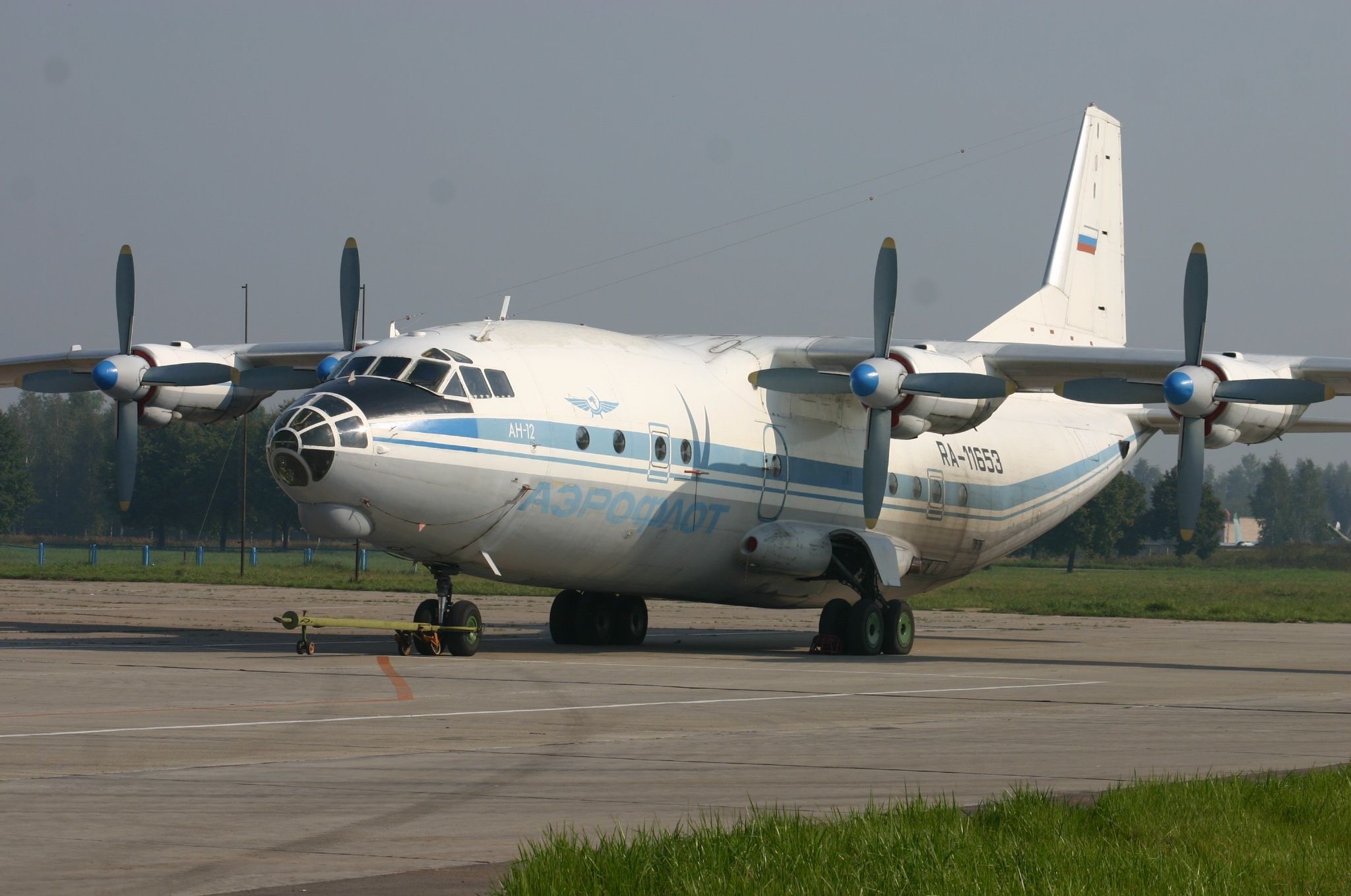 RA-11653_Antonov_An.12_Aeroflot_(7387562518)