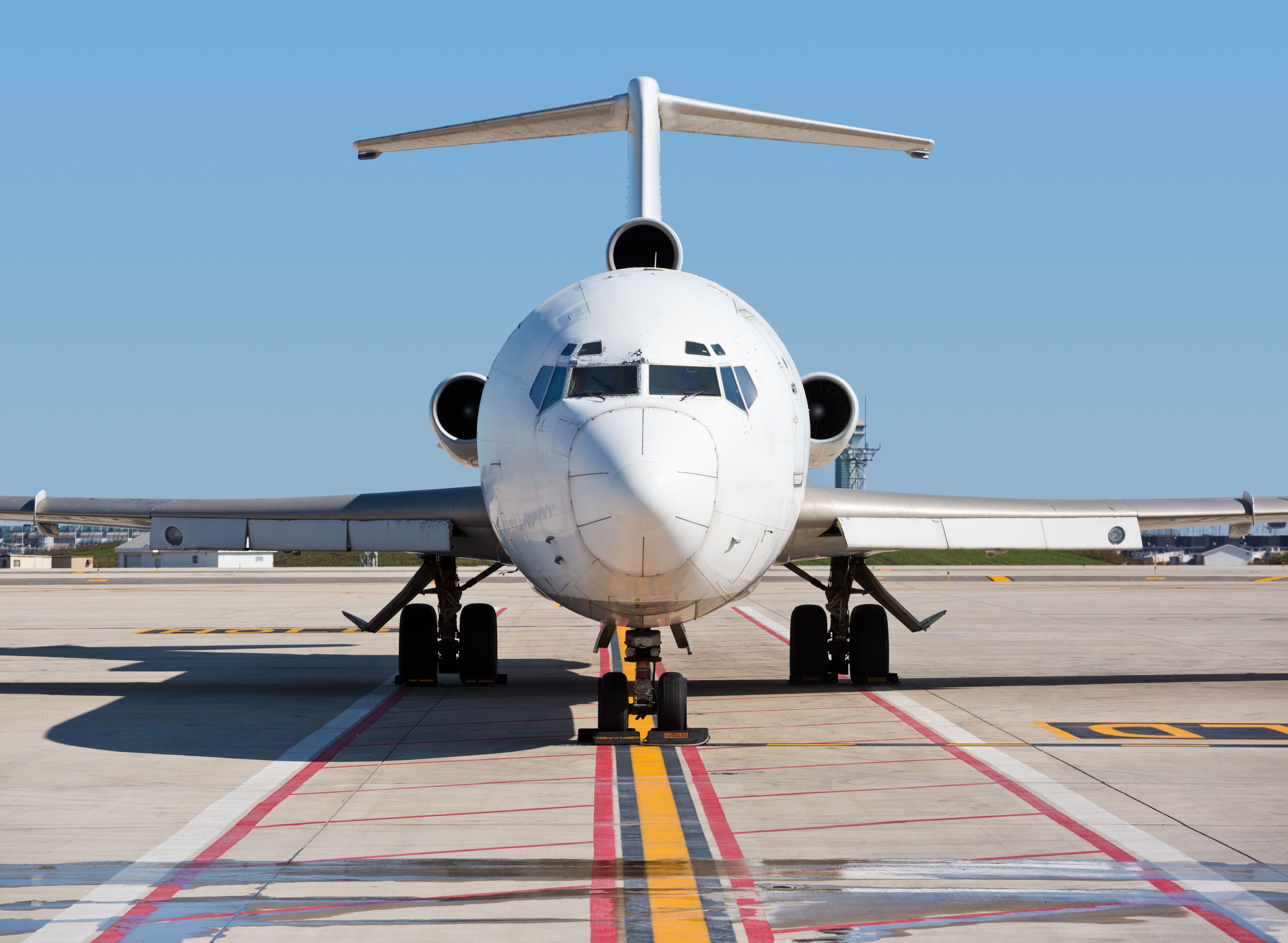 White Boeing 727 Front Profile
