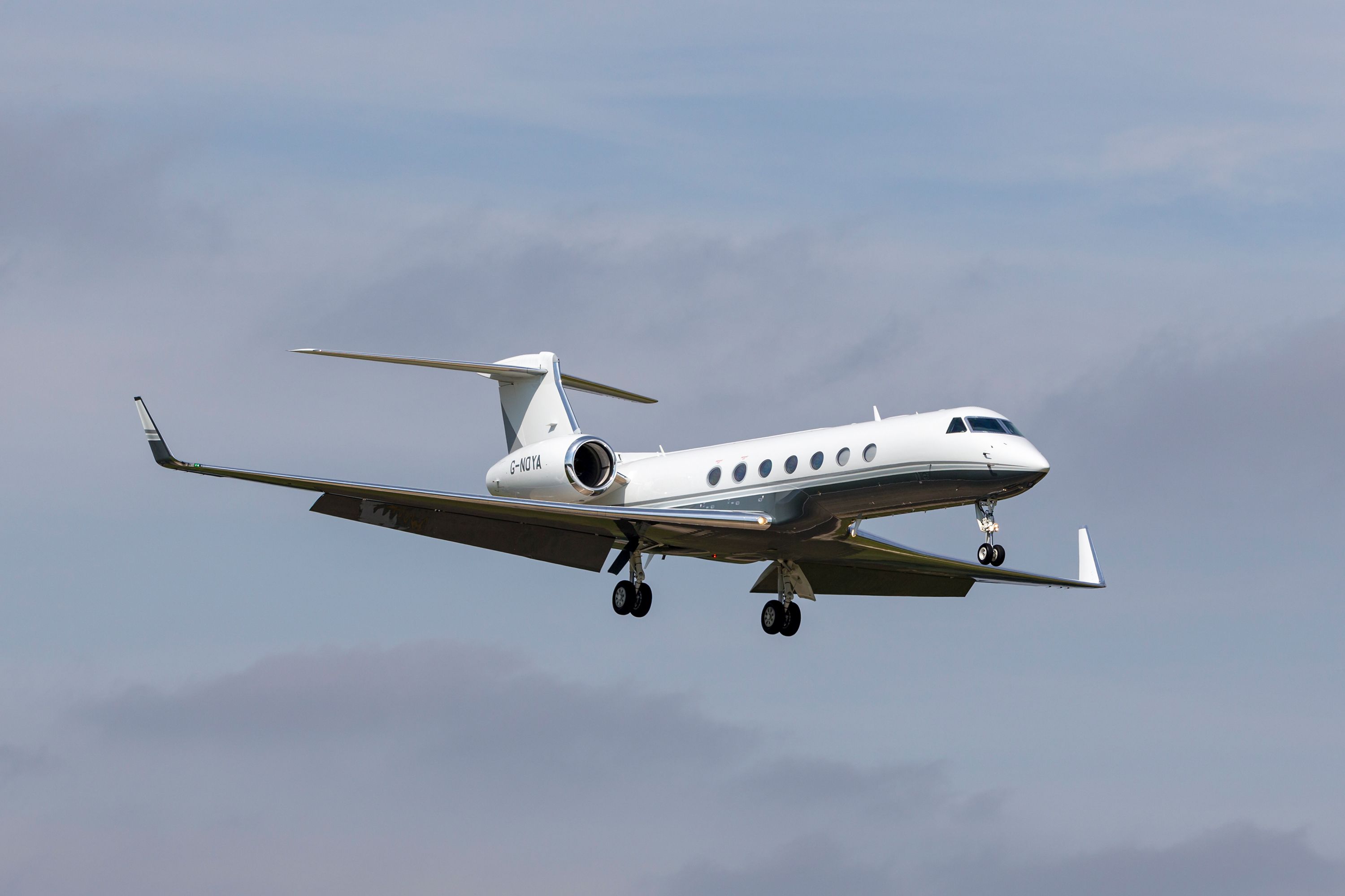 Gulfstream G550 flying in the sky