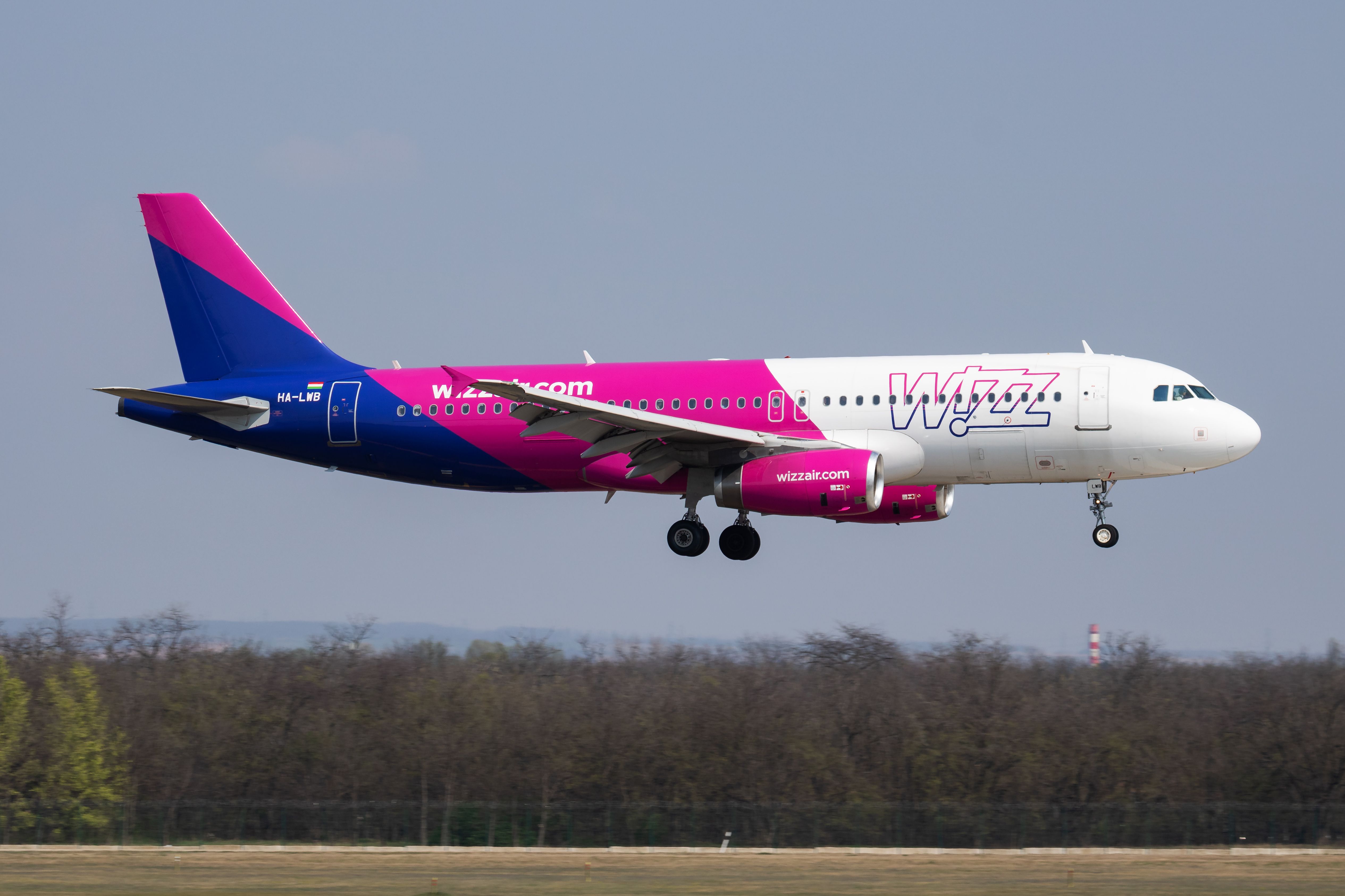 Wizz Air Airbus A320 Landing at Budapest Airport