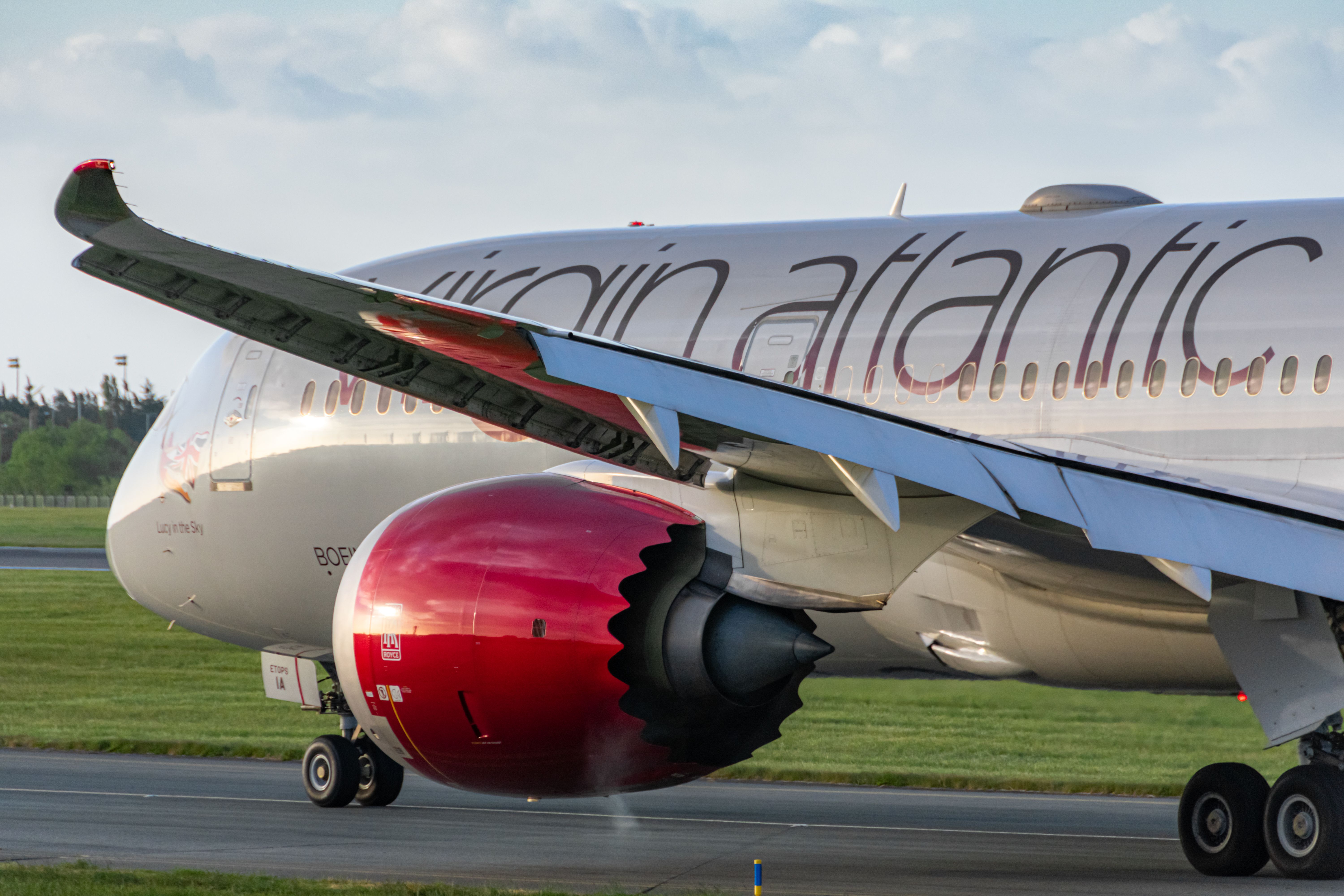 Virgin Atlantic Boeing 787 landing at Dublin Airport