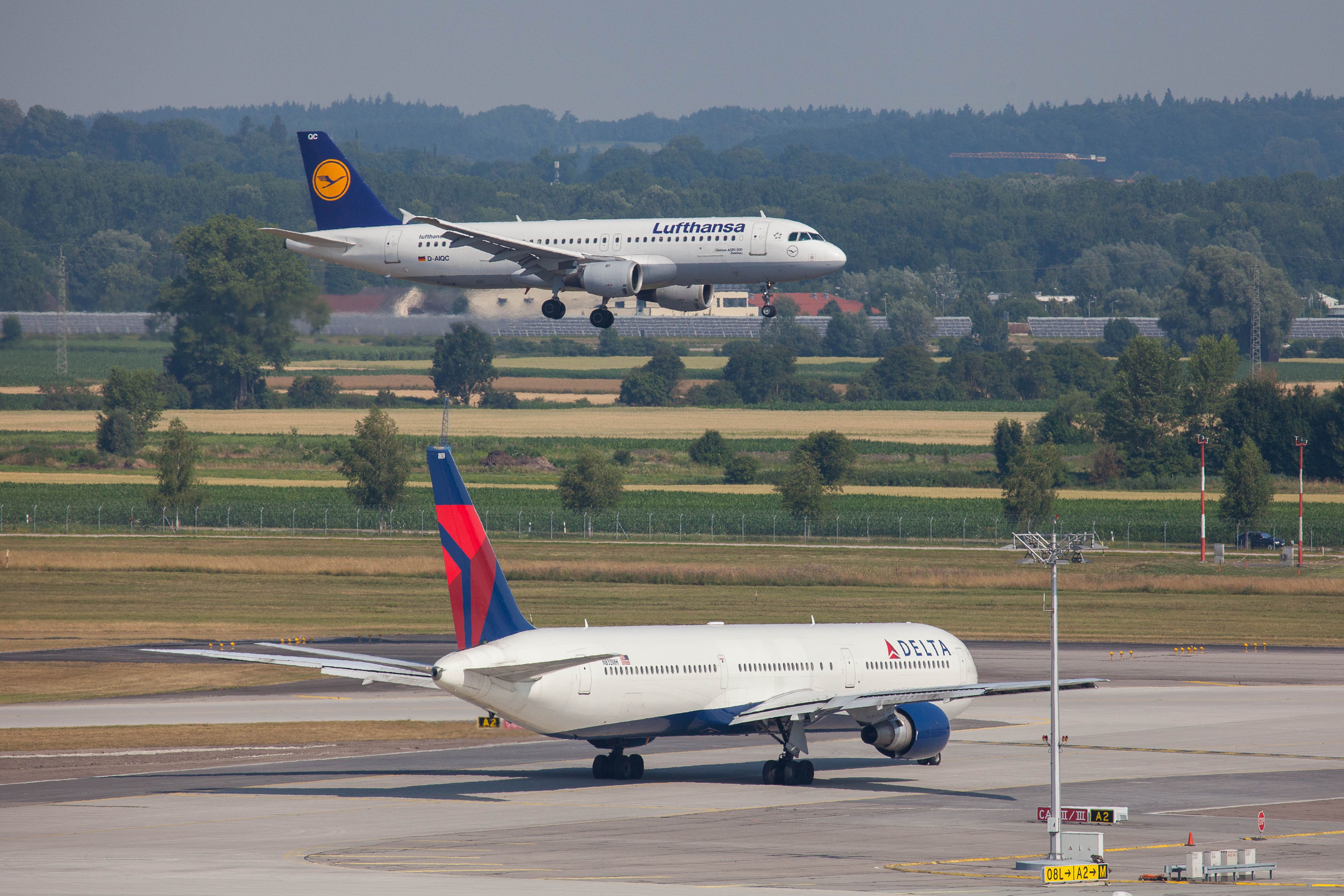 Lufthansa & Delta Aircraft