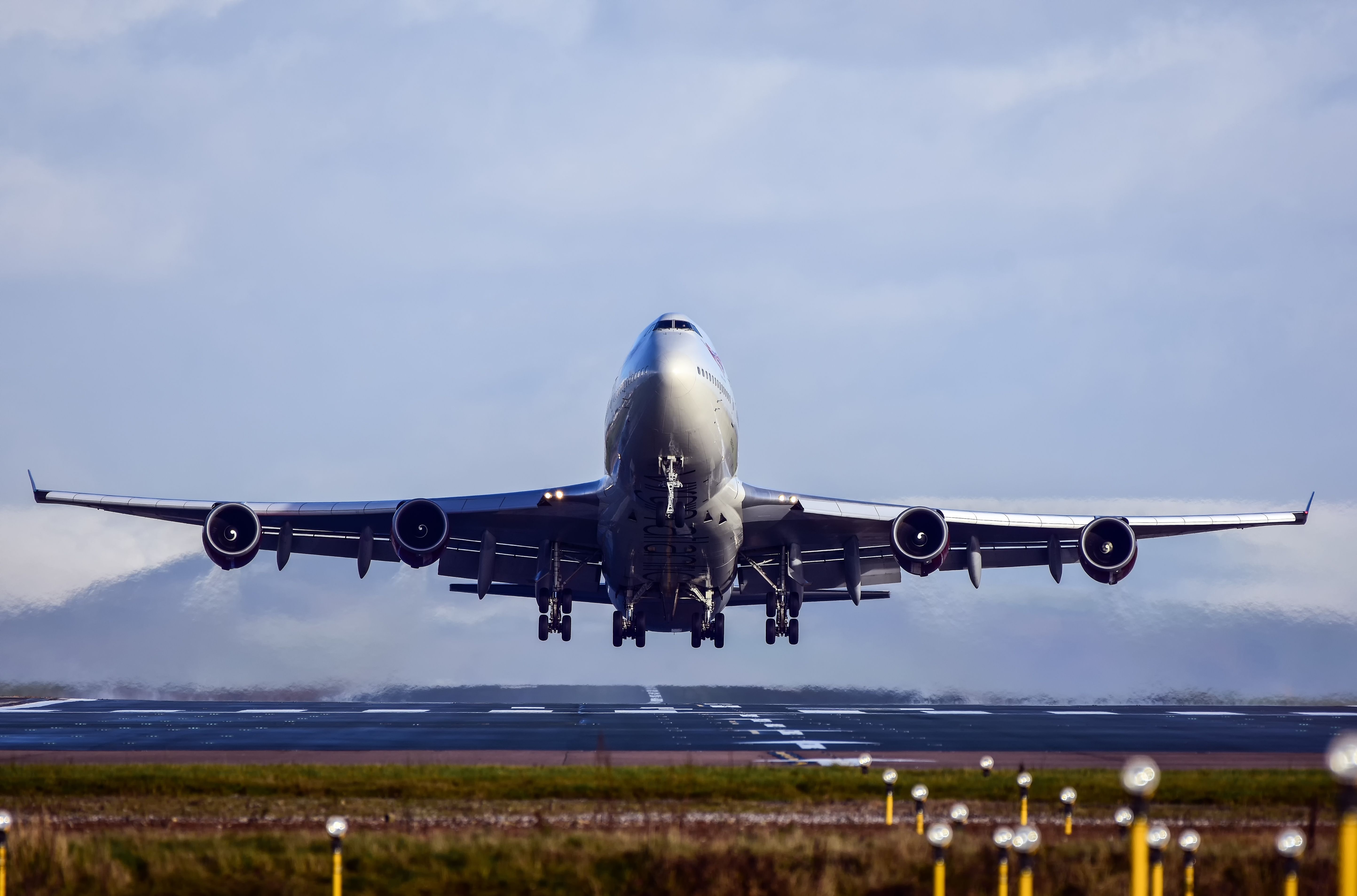 Boeing 747 from the front