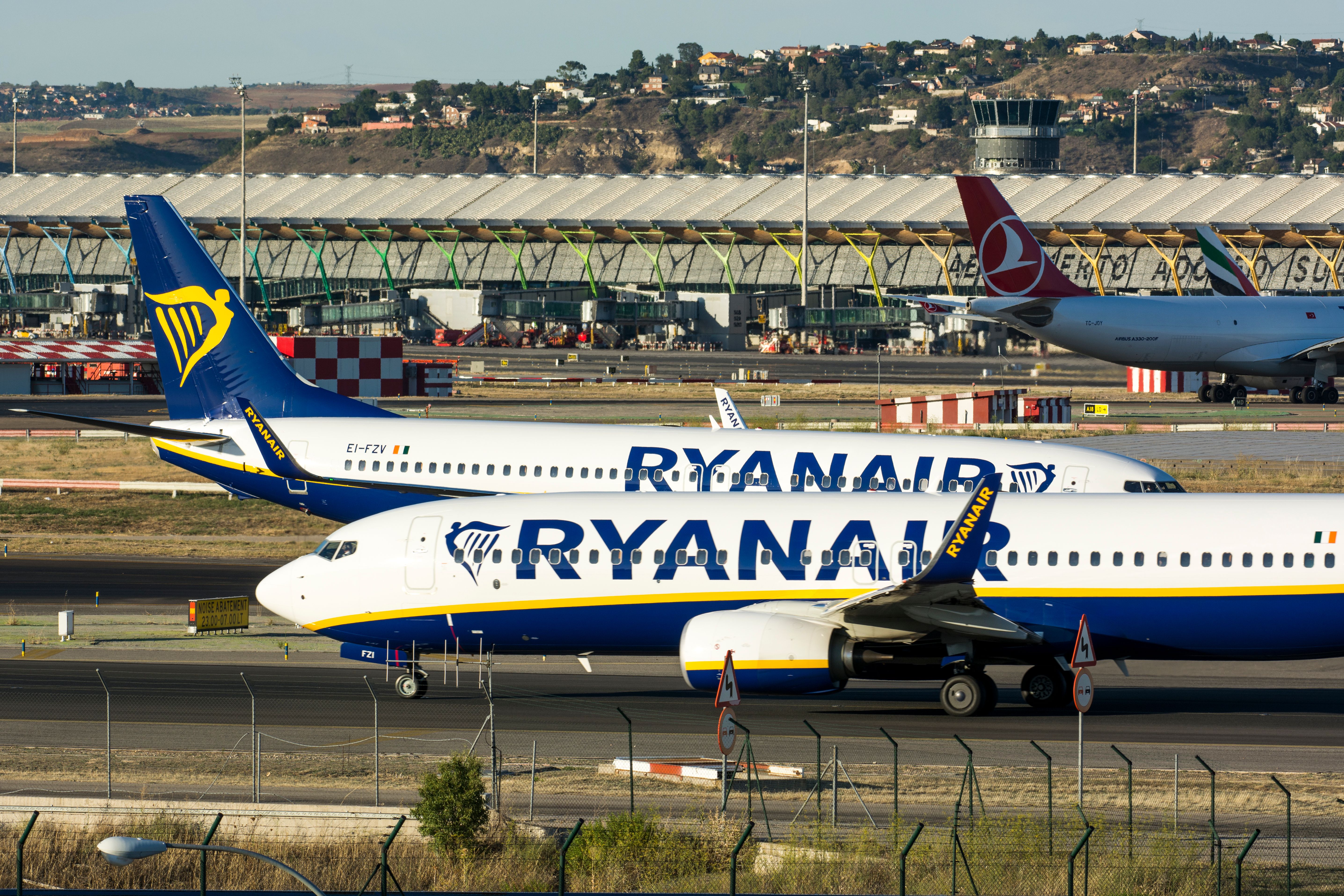 Two Ryanair planes at Madrid Barajas 