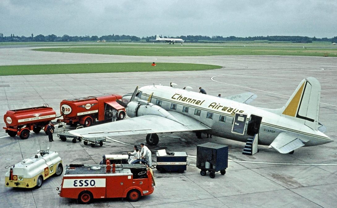 Vickers_Viking_G-APOP_Channel_Ringway_25.07.64_edited-2