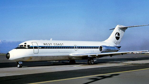 West_Coast_Airlines_McDonnell_Douglas_DC-9_N9102