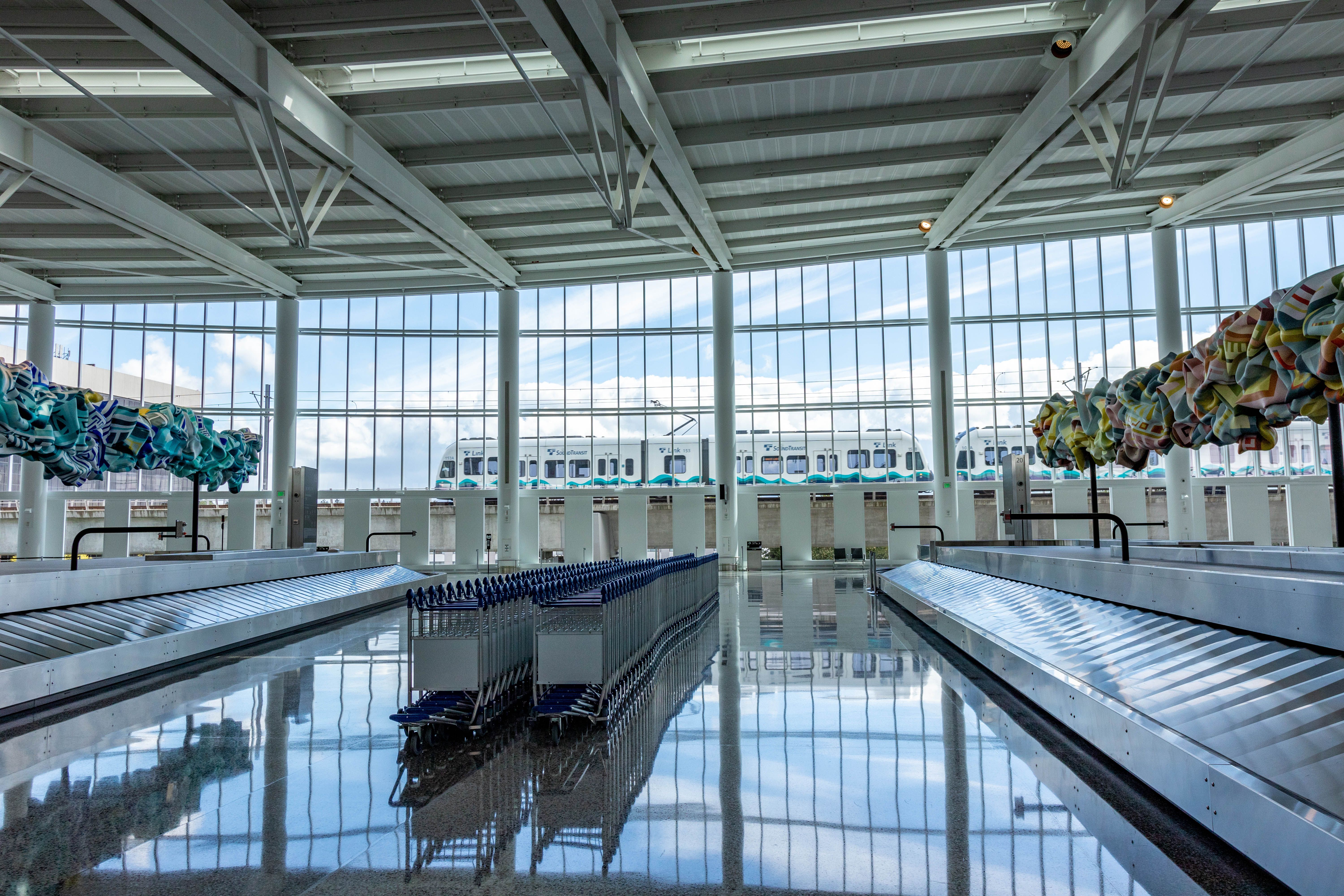 SEA International Arrivals facility luggage carousels