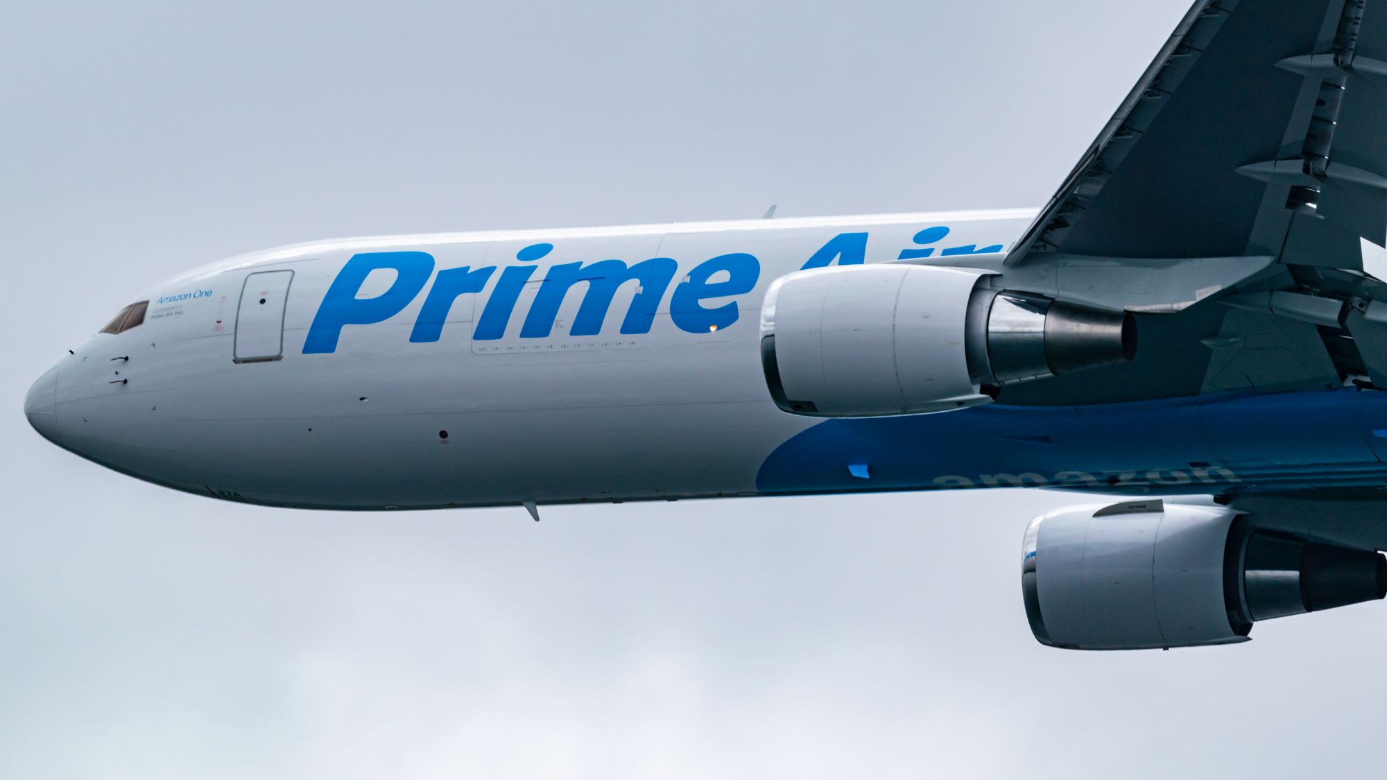 Zoom On the Prime Air 767 Front