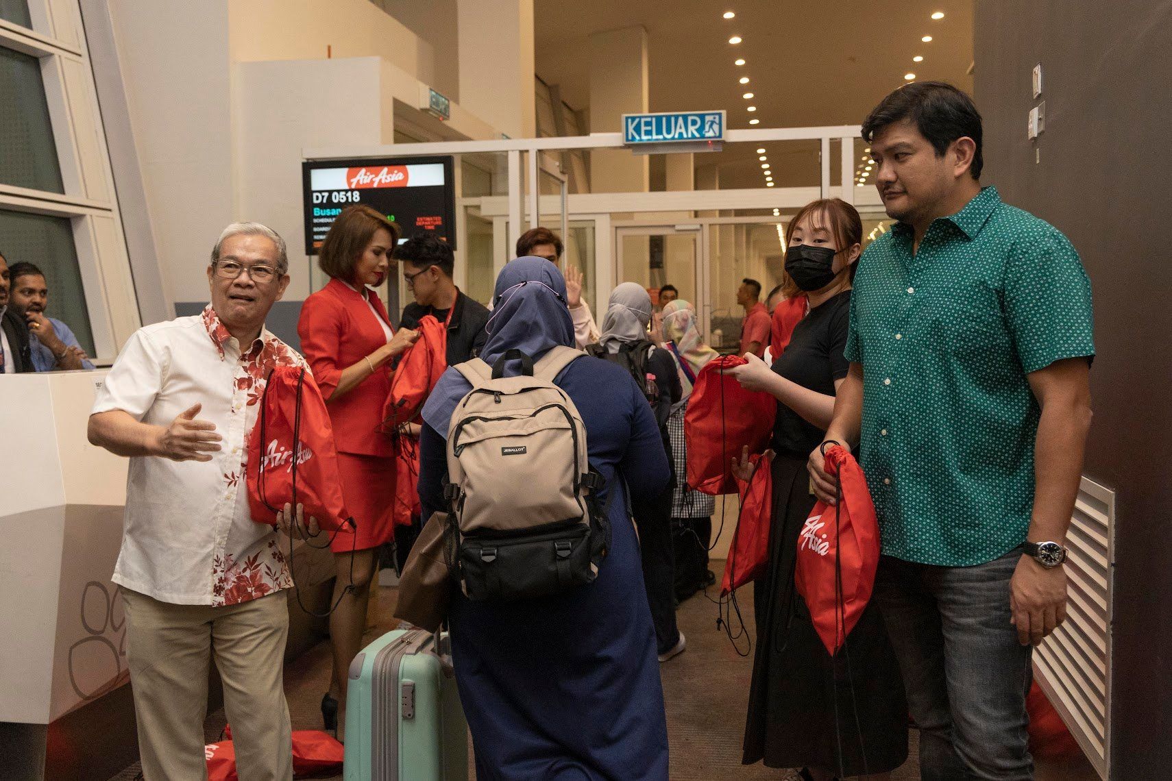 AirAsia X celebrates flights from Kuala Lumpur to Busan. 