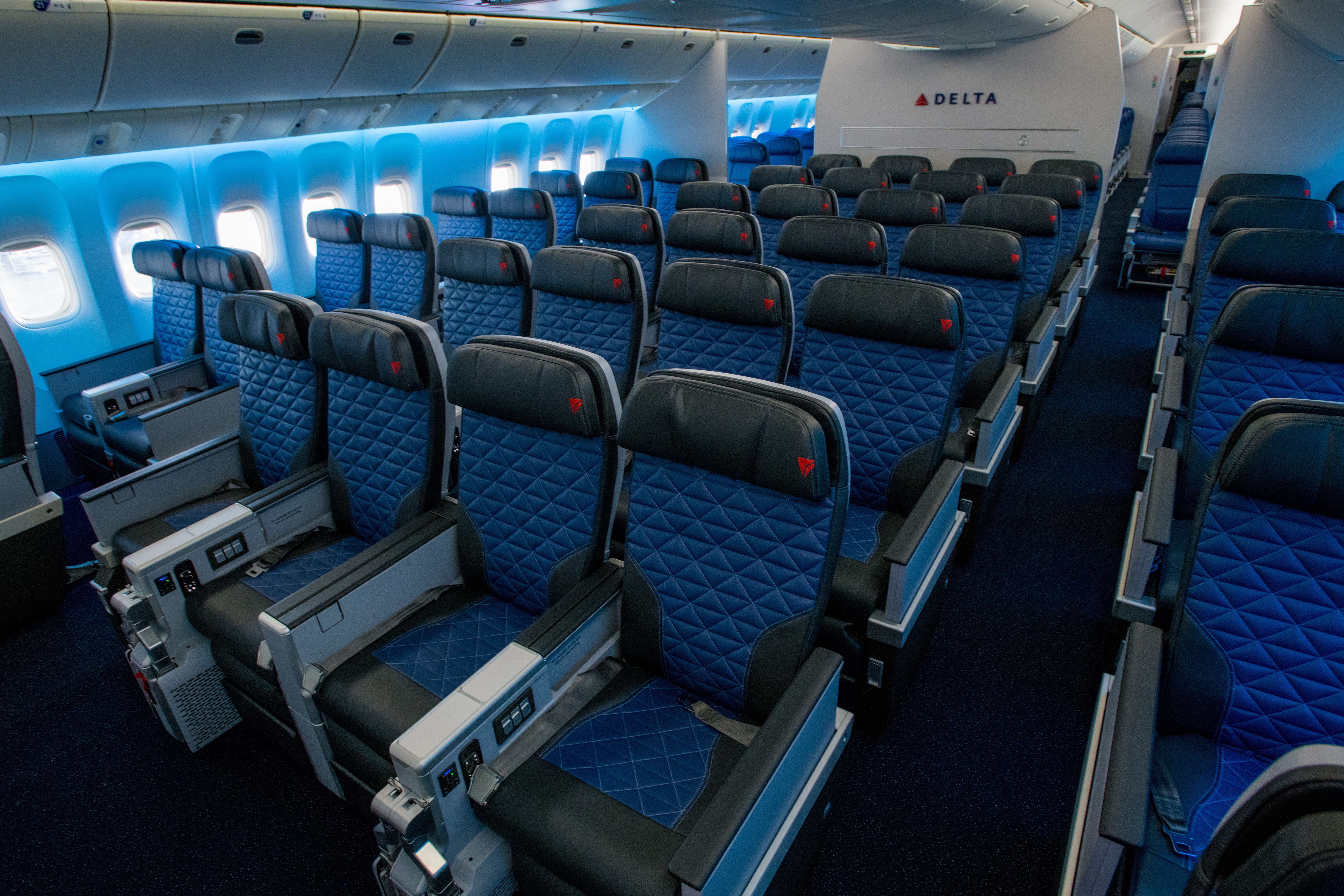 Delta Air Lines Boeing 777 Premium Select