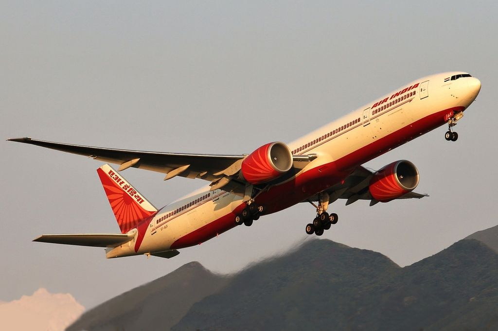 VT-ALK - A Boeing 777-300ER of Air India taking off 