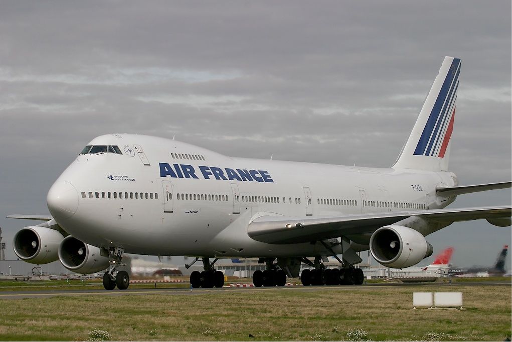 Air_France_Boeing_747-200_KvW