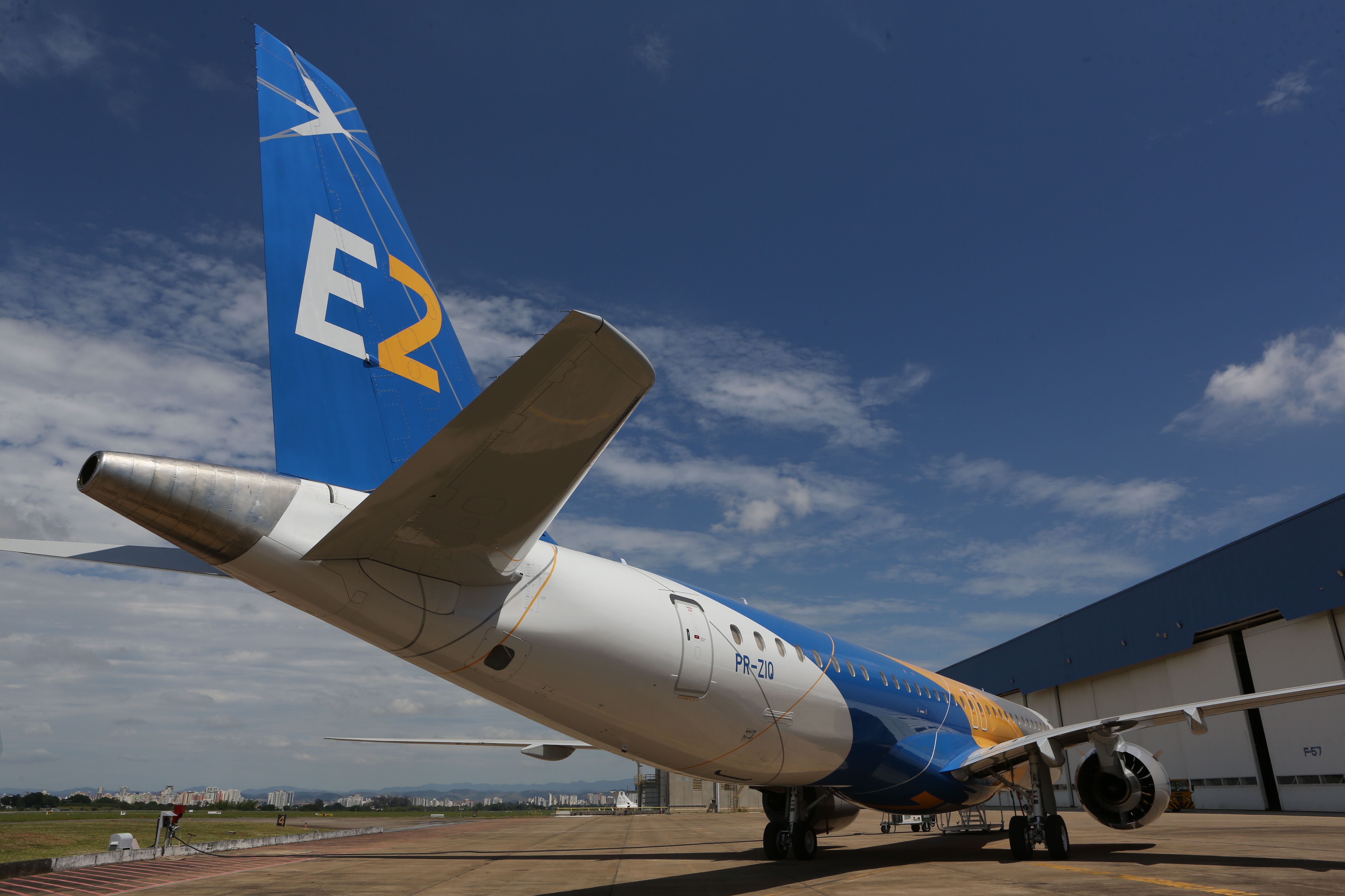 An Embraer E195 E2-1