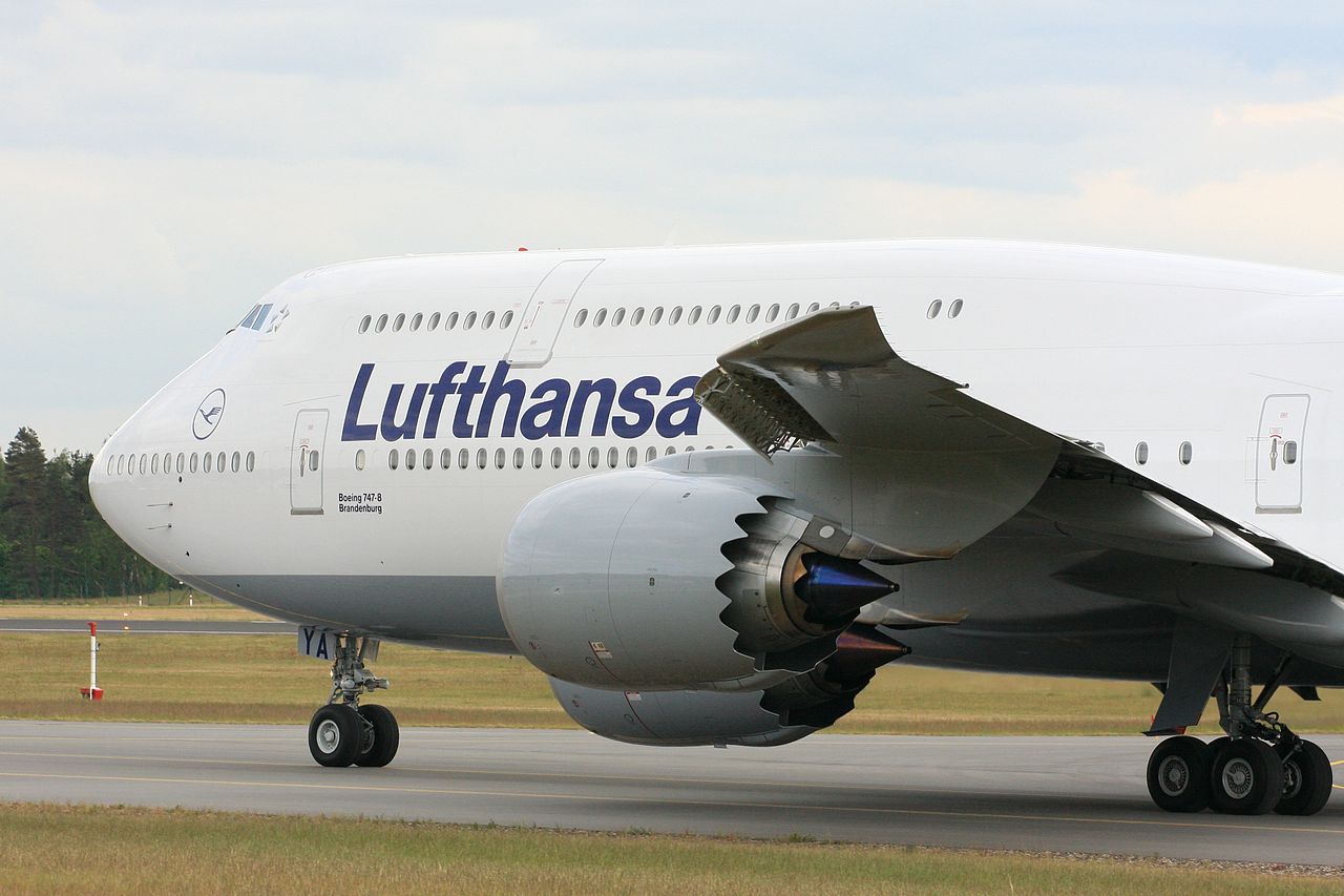 Boeing_747-800_Lufthansa_(7164195959)