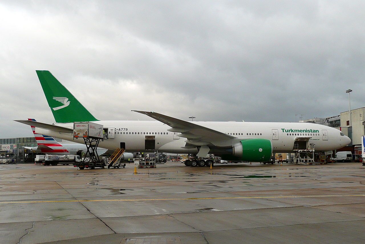 Boeing 777-200LR Turkmenistan Airways
