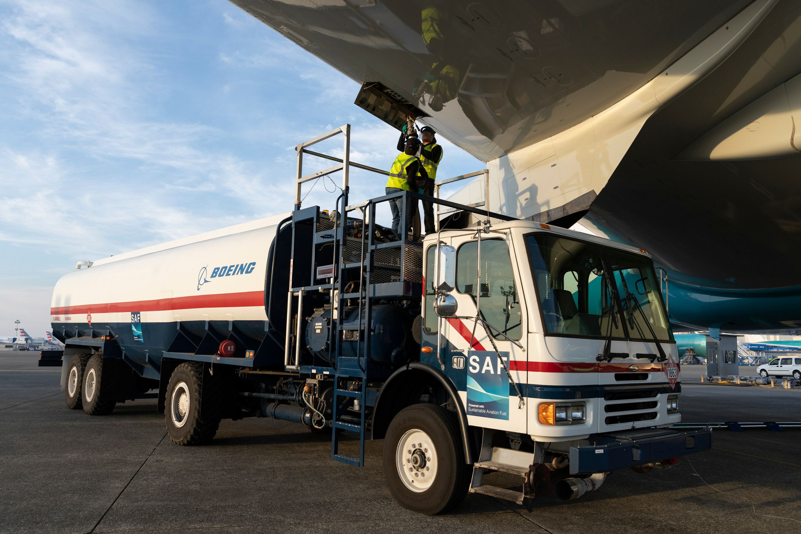 Boeing SAF refueling truck