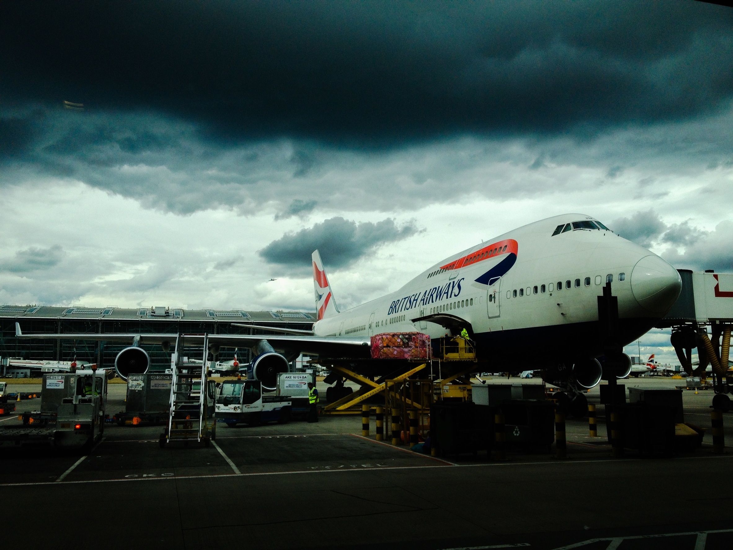 British Airways Cargo Loading