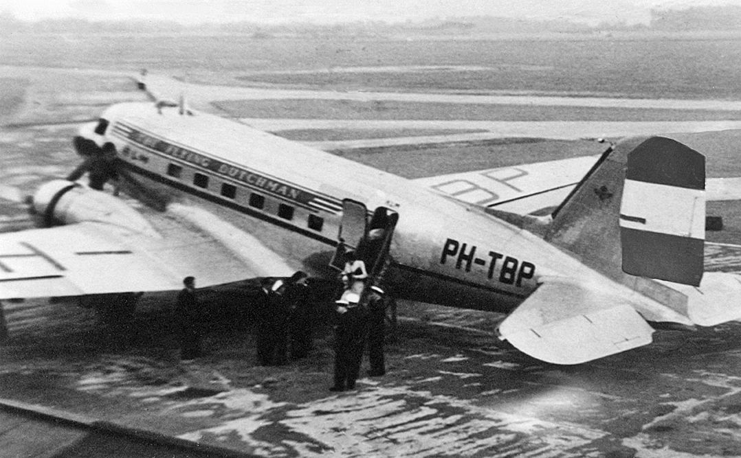 KLM DC-3