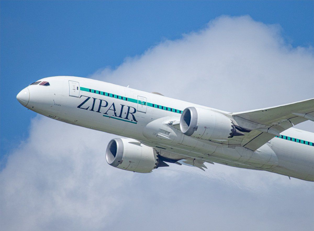 ZIPAIR Boeing 787 Dreamliner departing. 