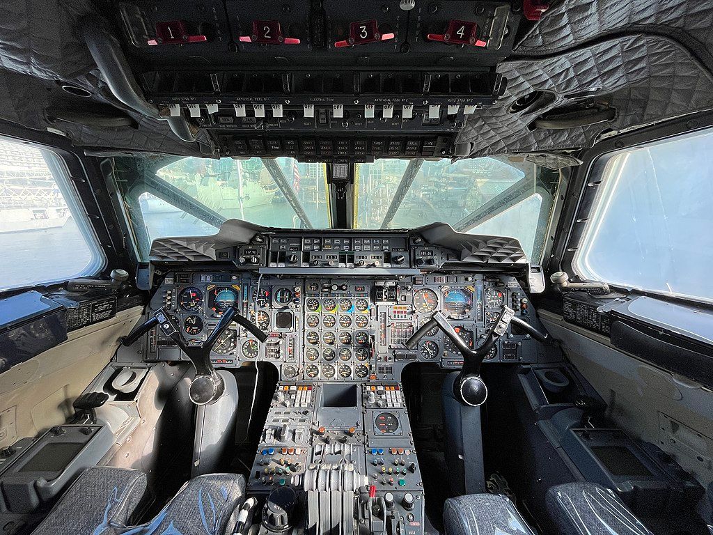 G-BOAD_cockpit