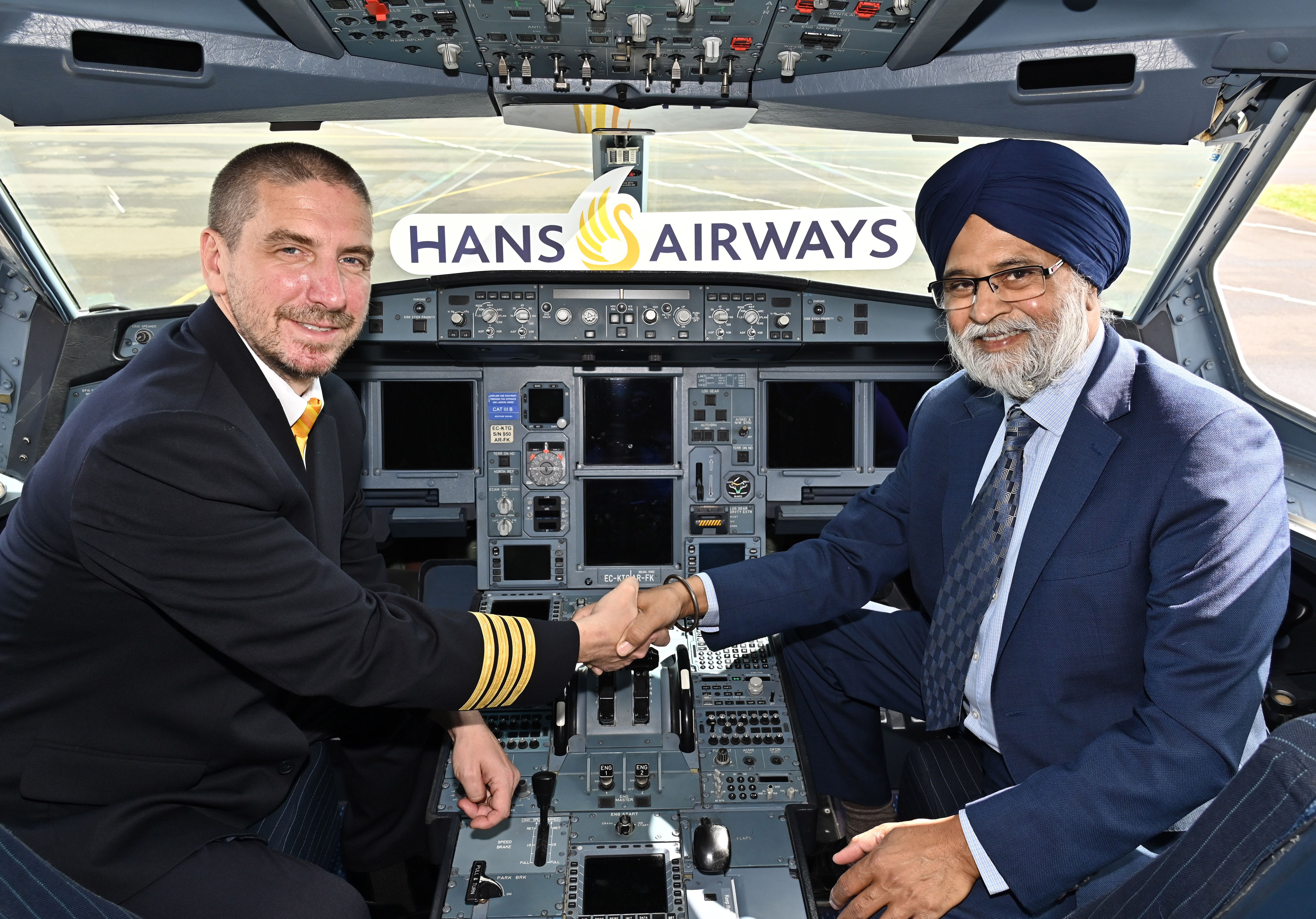 Hans Airways cockpit