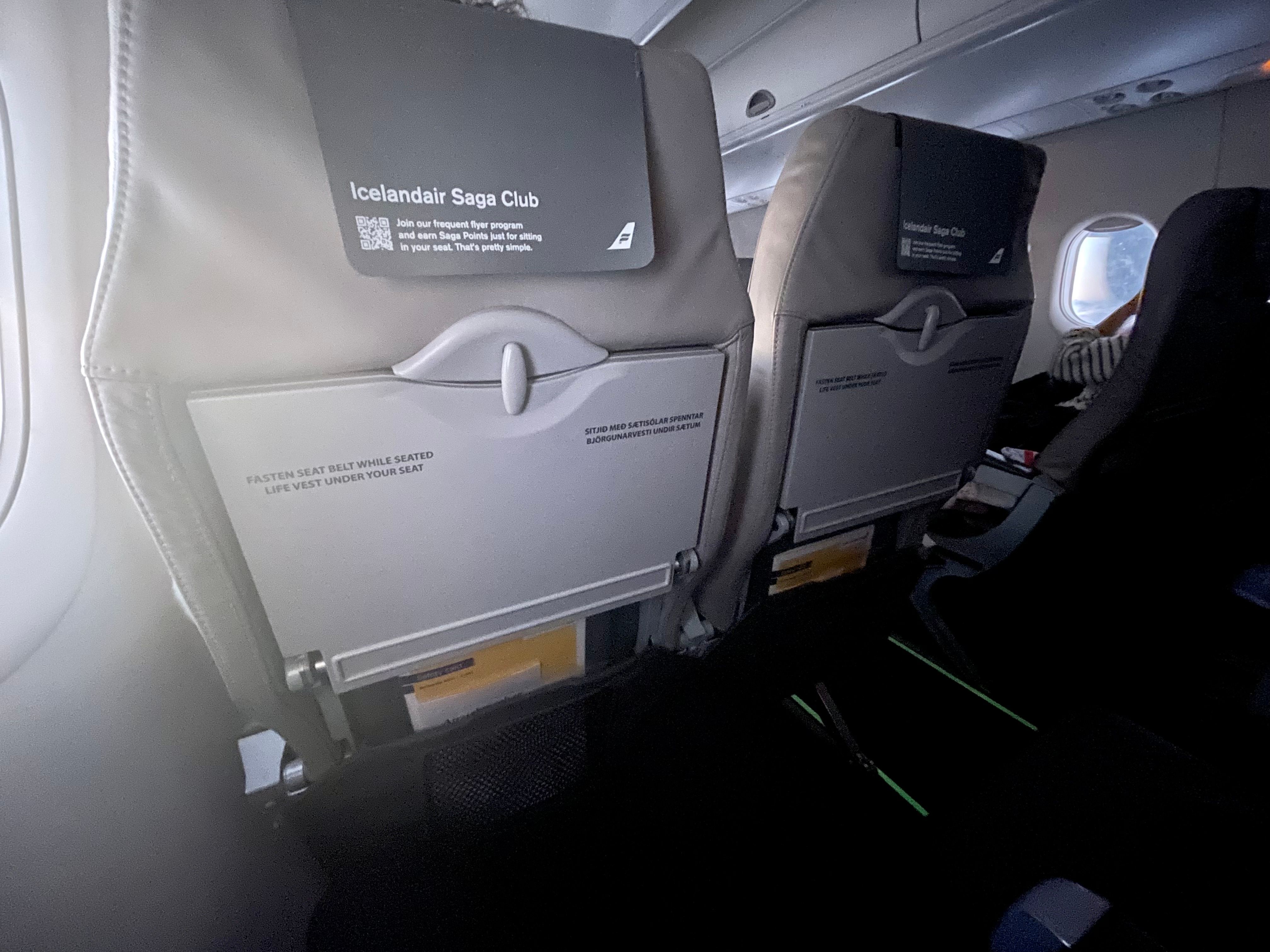 Icelandair Dash 8 Seats