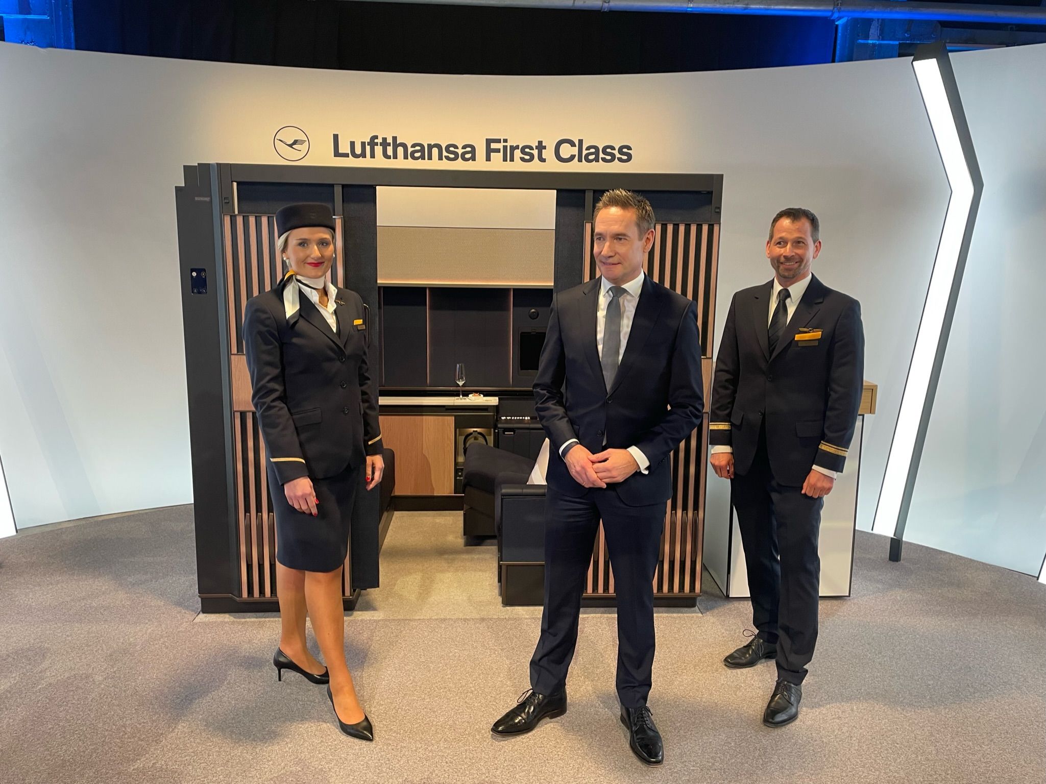 Wow: Lufthansa Reveals Meter-Wide First Class Suite Plus Seats