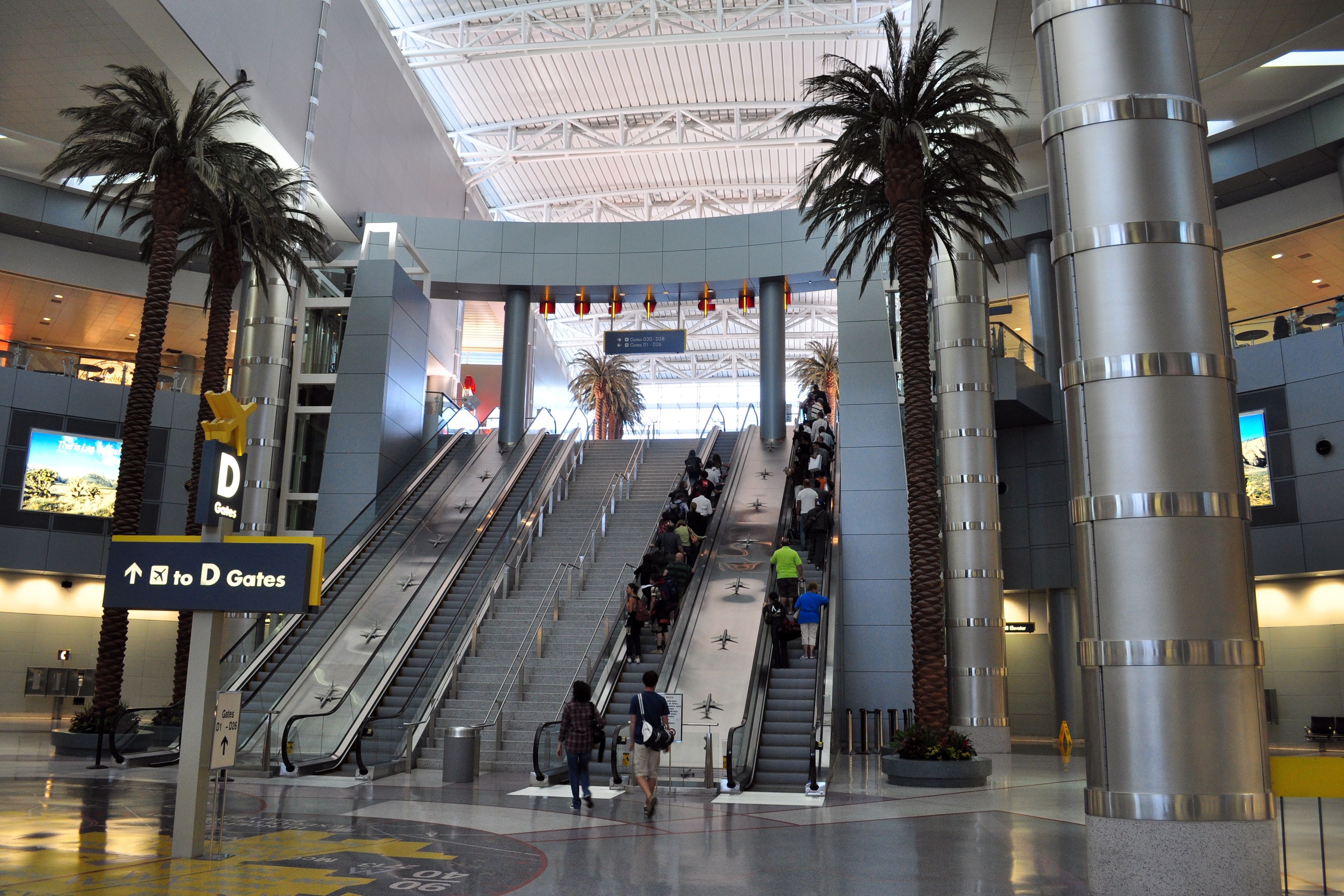 Las Vegas Harry Reid International Airport What Lounges Are There