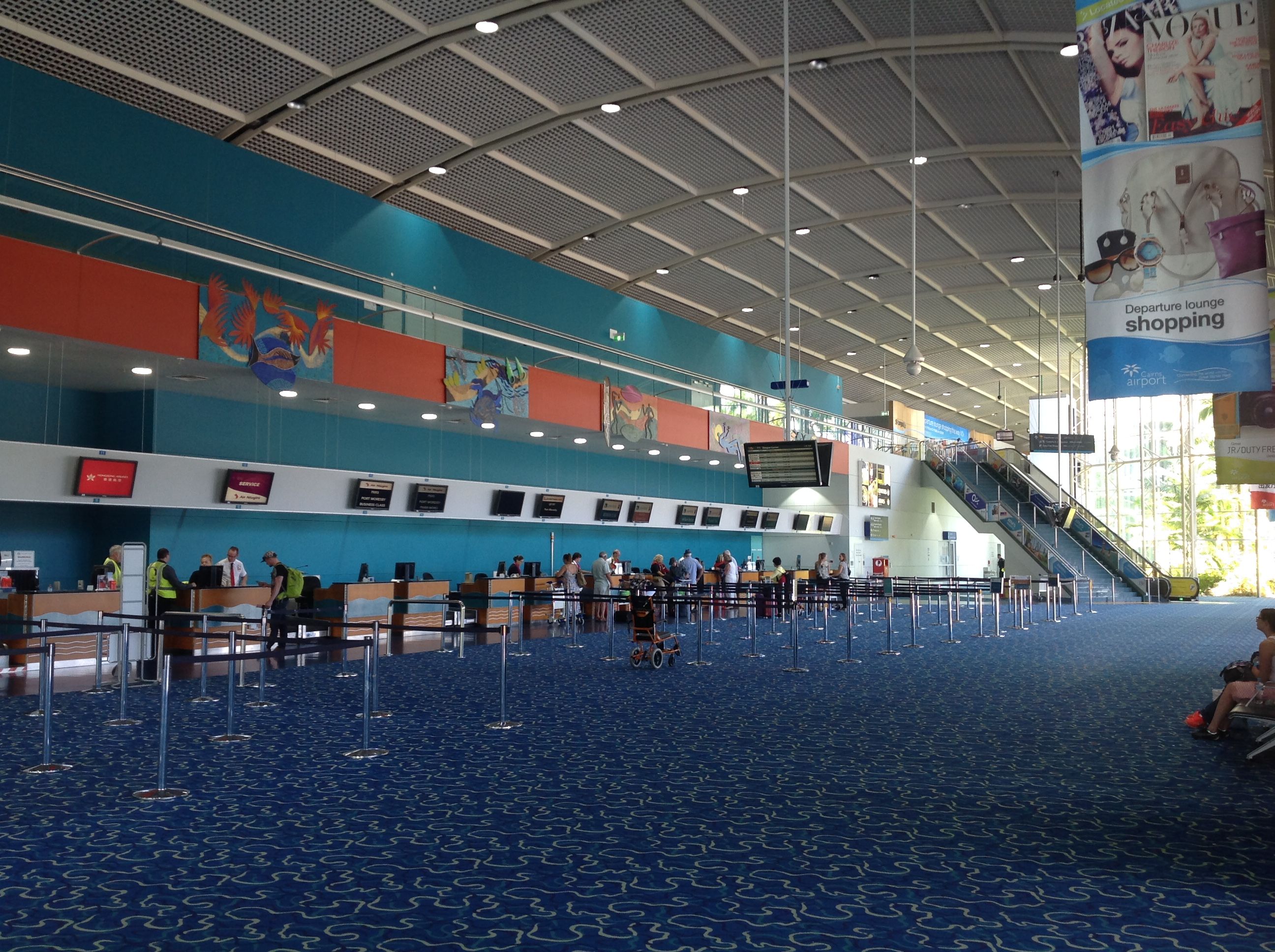 Inside_Cairns_Airport_International_Terminal_01