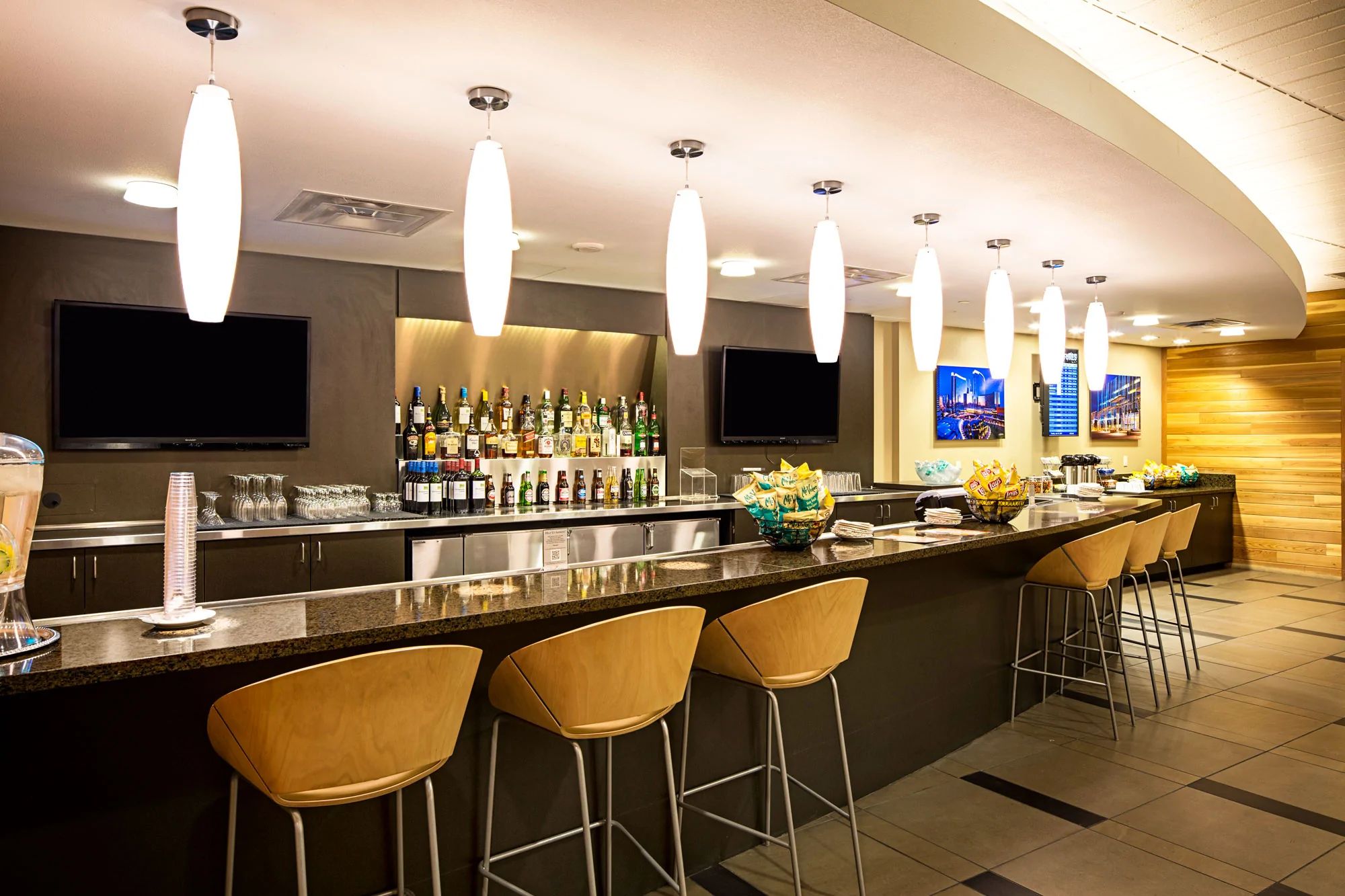 Las Vegas Harry Reid International Airport What Lounges Are There